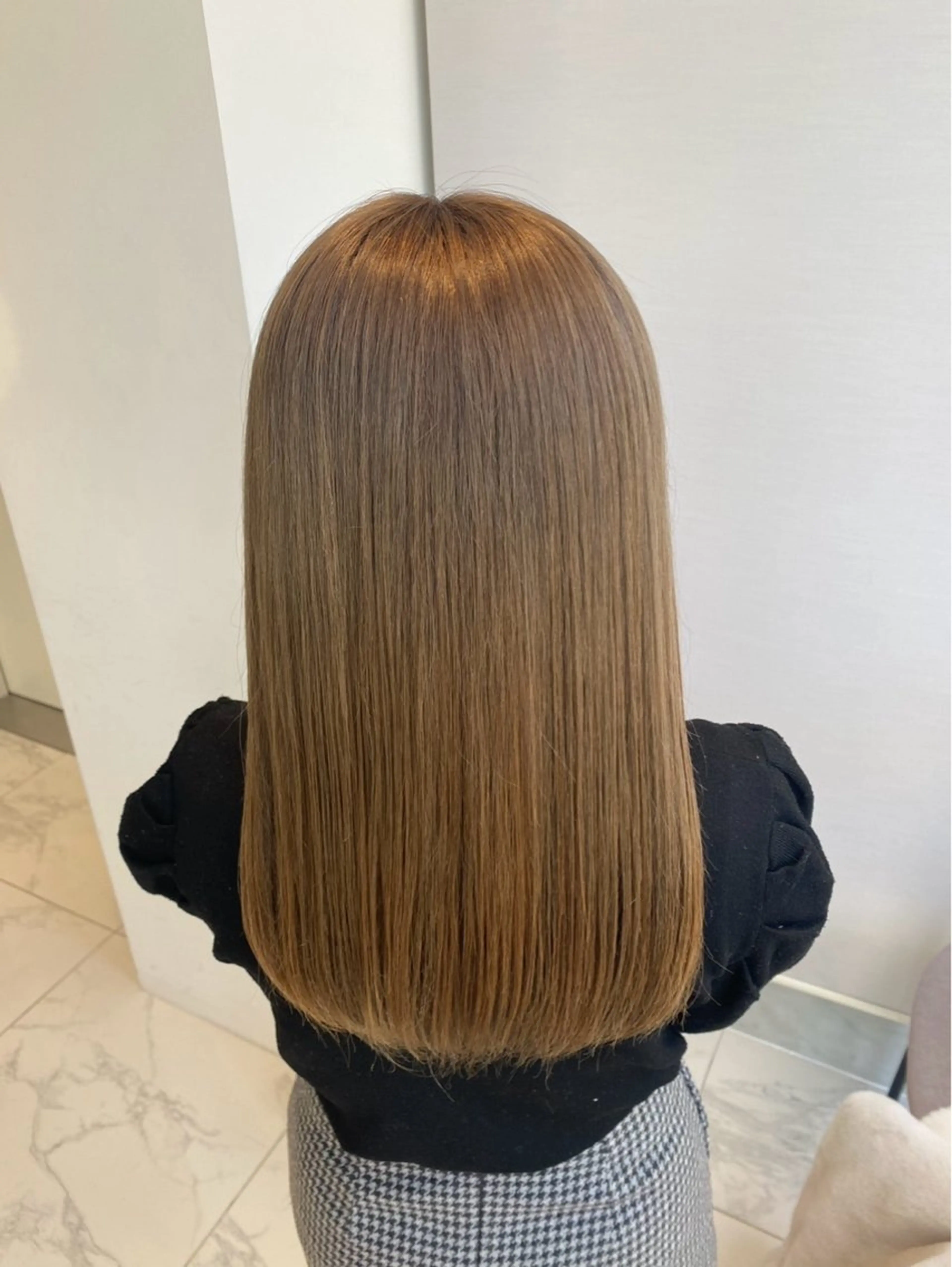 ロング Rena/ 透明感カラー🖤🫧のヘアスタイル