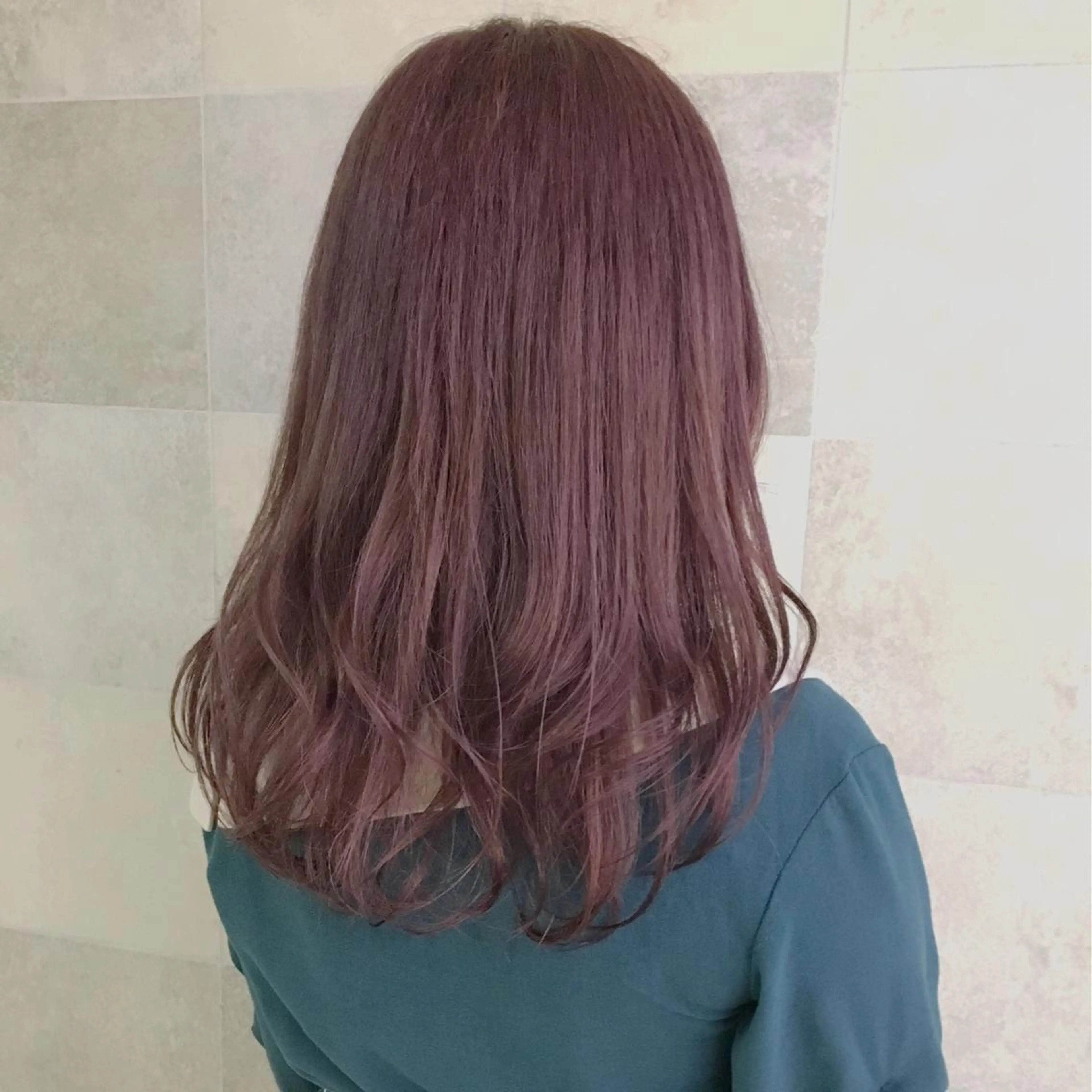 セミロング カラー ブリーチ カット ヘアカラー カット／メンズカット 藤田麻衣のヘアスタイル