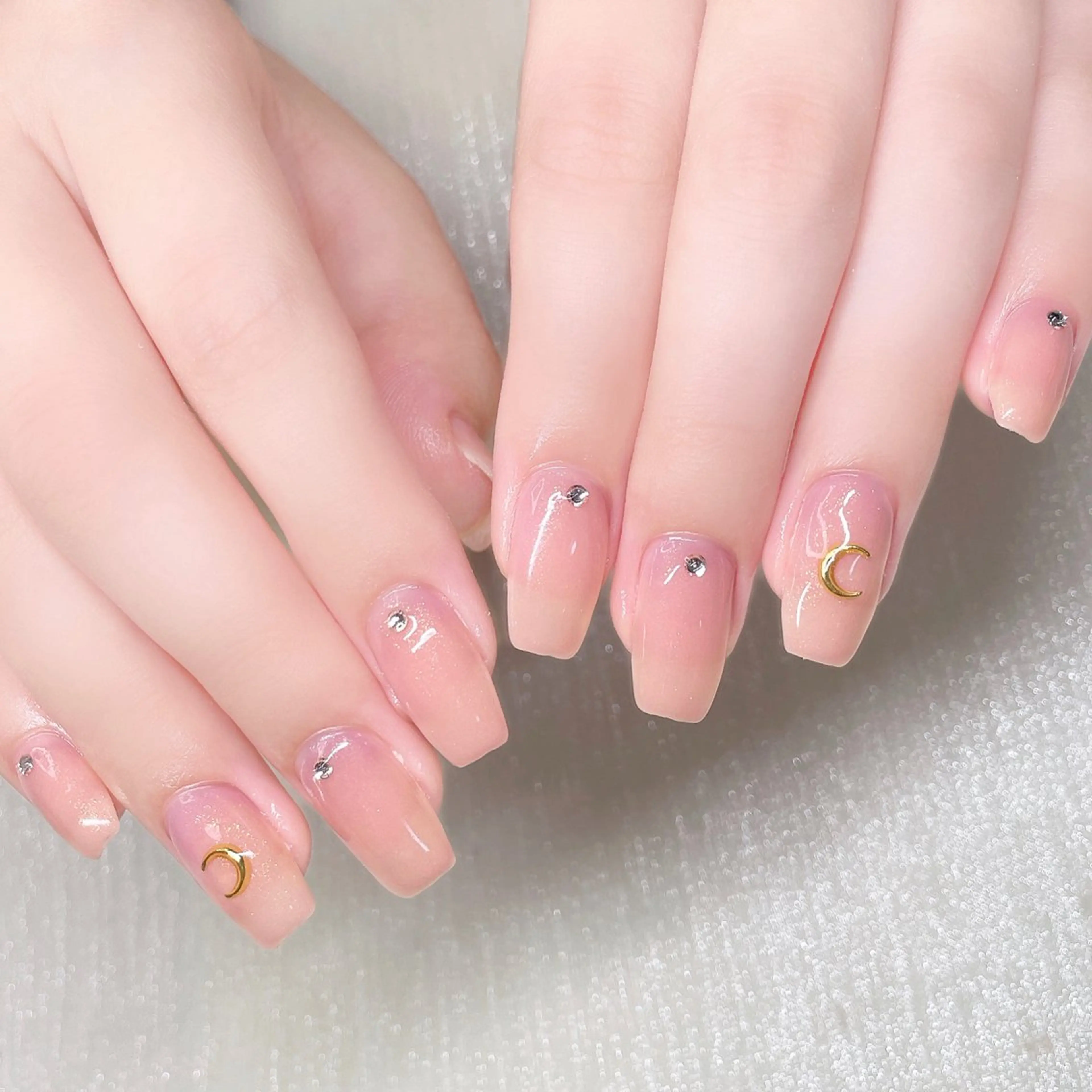 ネイル 長さ出し ストーンネイル ハンドネイル Nailist suzuのネイルデザイン