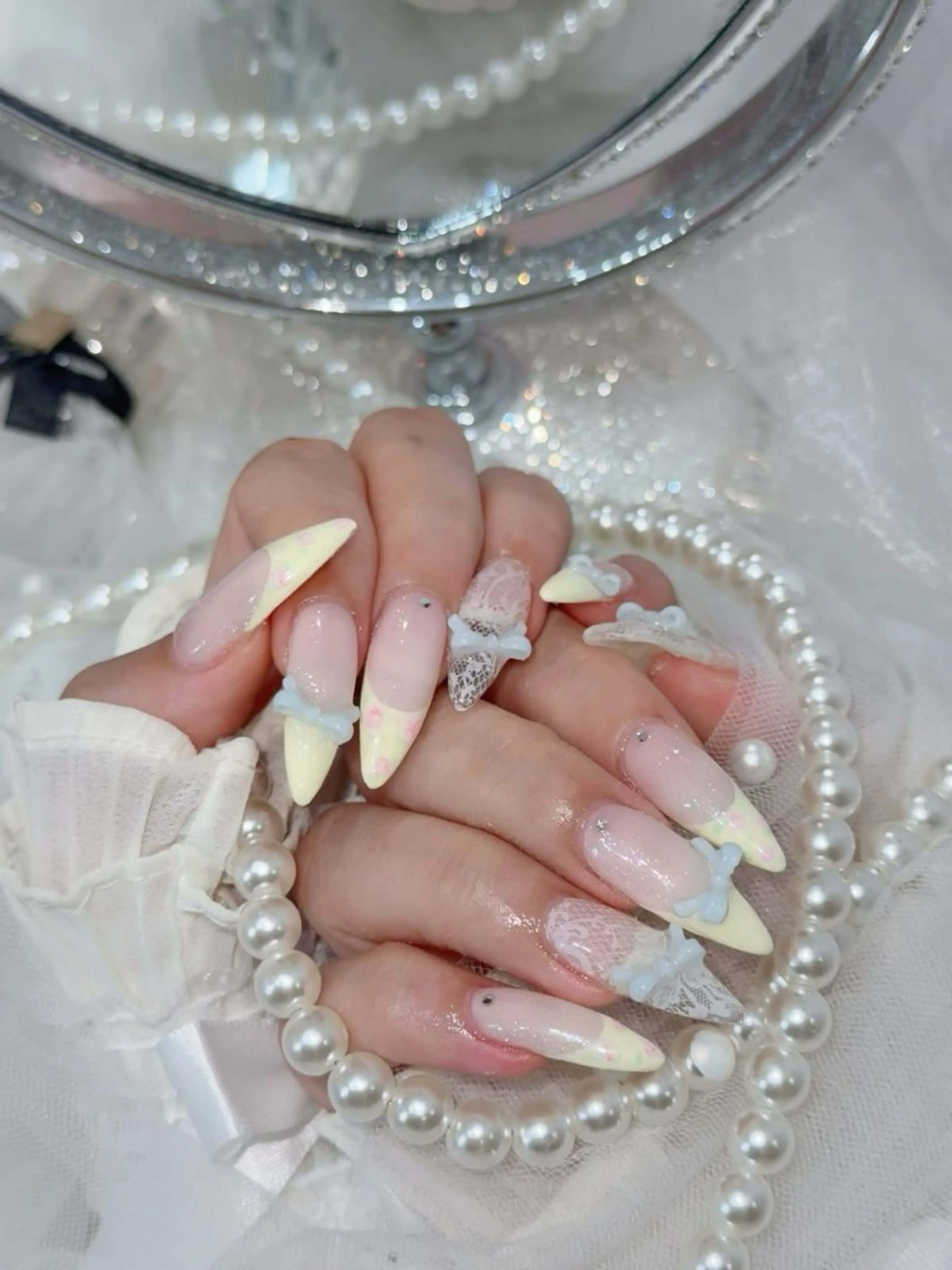 ネイル キラキラネイル 韓国ネイル ロングネイル ワンホンネイル ハンドネイル Josie nail salonのネイルデザイン