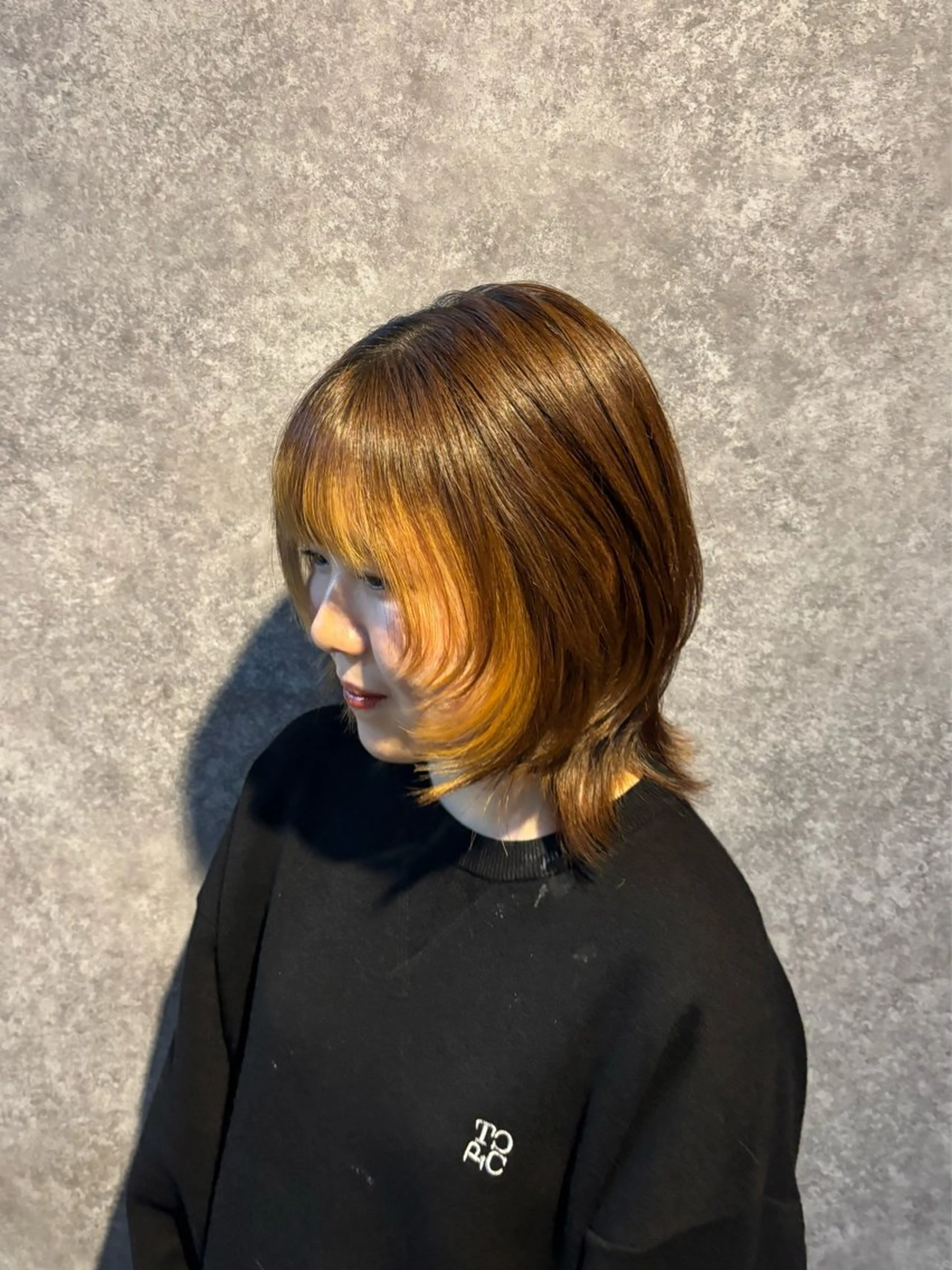 ミディアム 伸ばしかけ レイヤーカット ウルフカット ウルフレイヤー レディースレイヤー× 透明感カラー/紗彩のヘアスタイル
