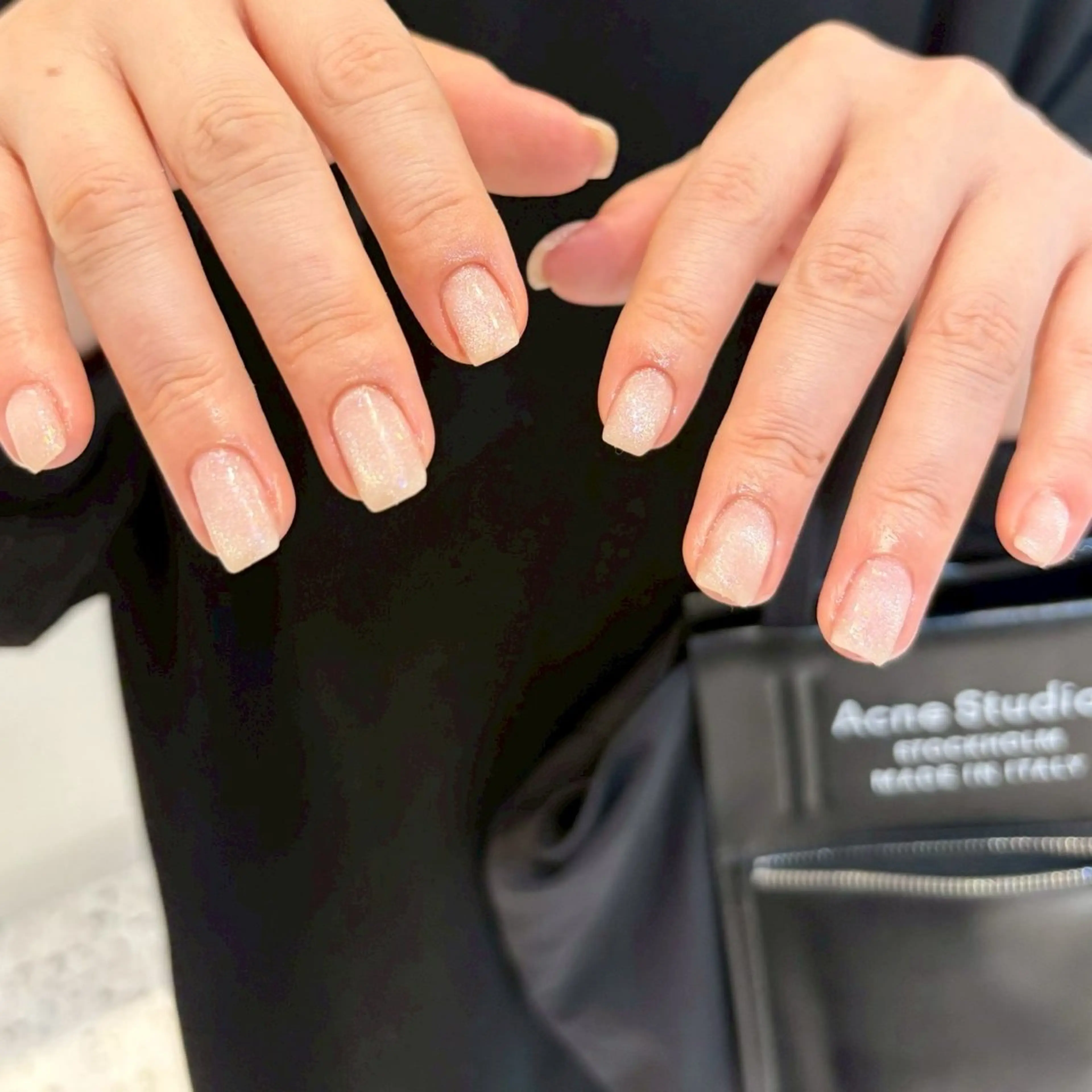 ネイル ラメ(グリッター) ワンカラーネイル White nail KAEDEのネイルデザイン