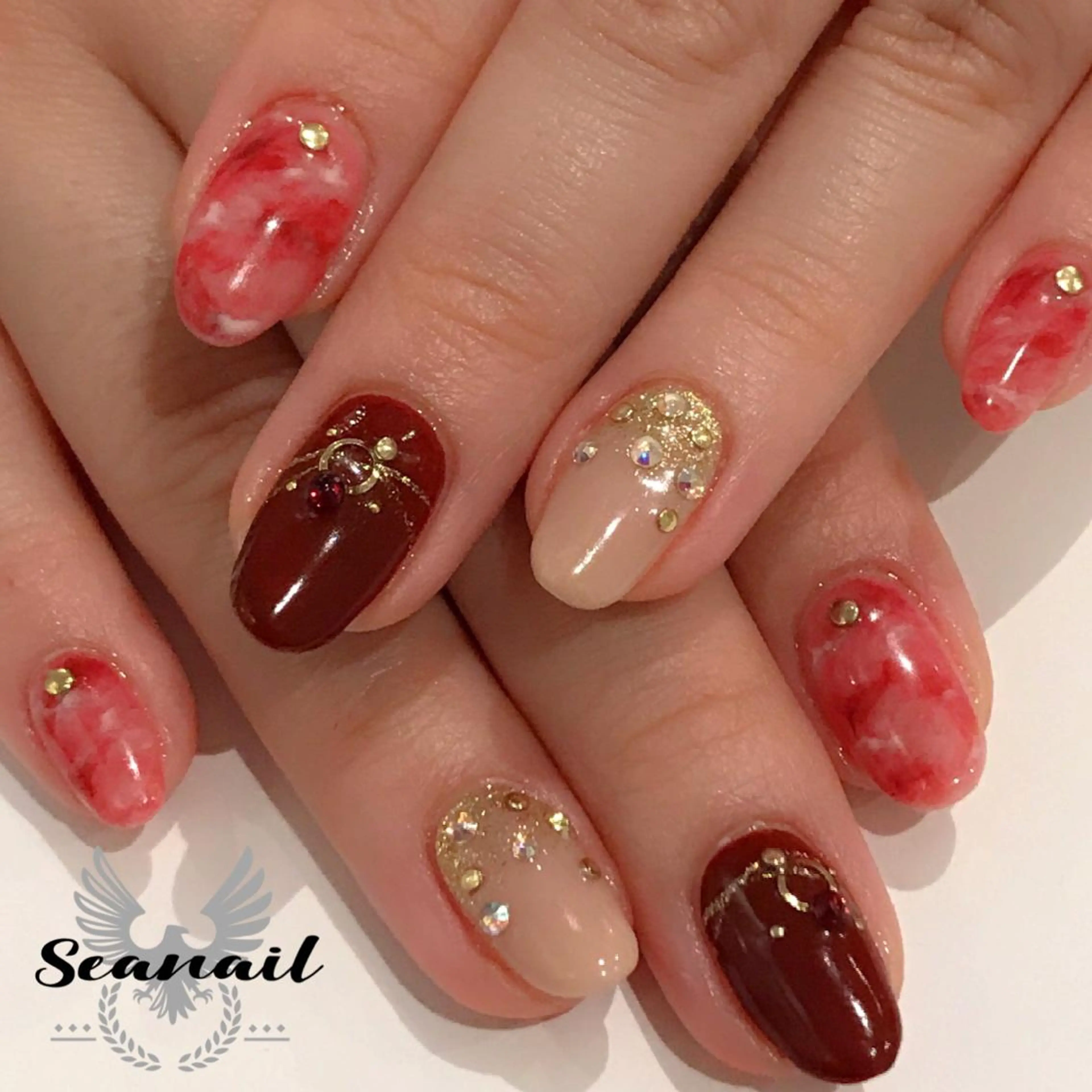 ネイル アートネイル フットネイル ジェルネイル 持ち込み 赤色 小尾 栞のネイルデザイン