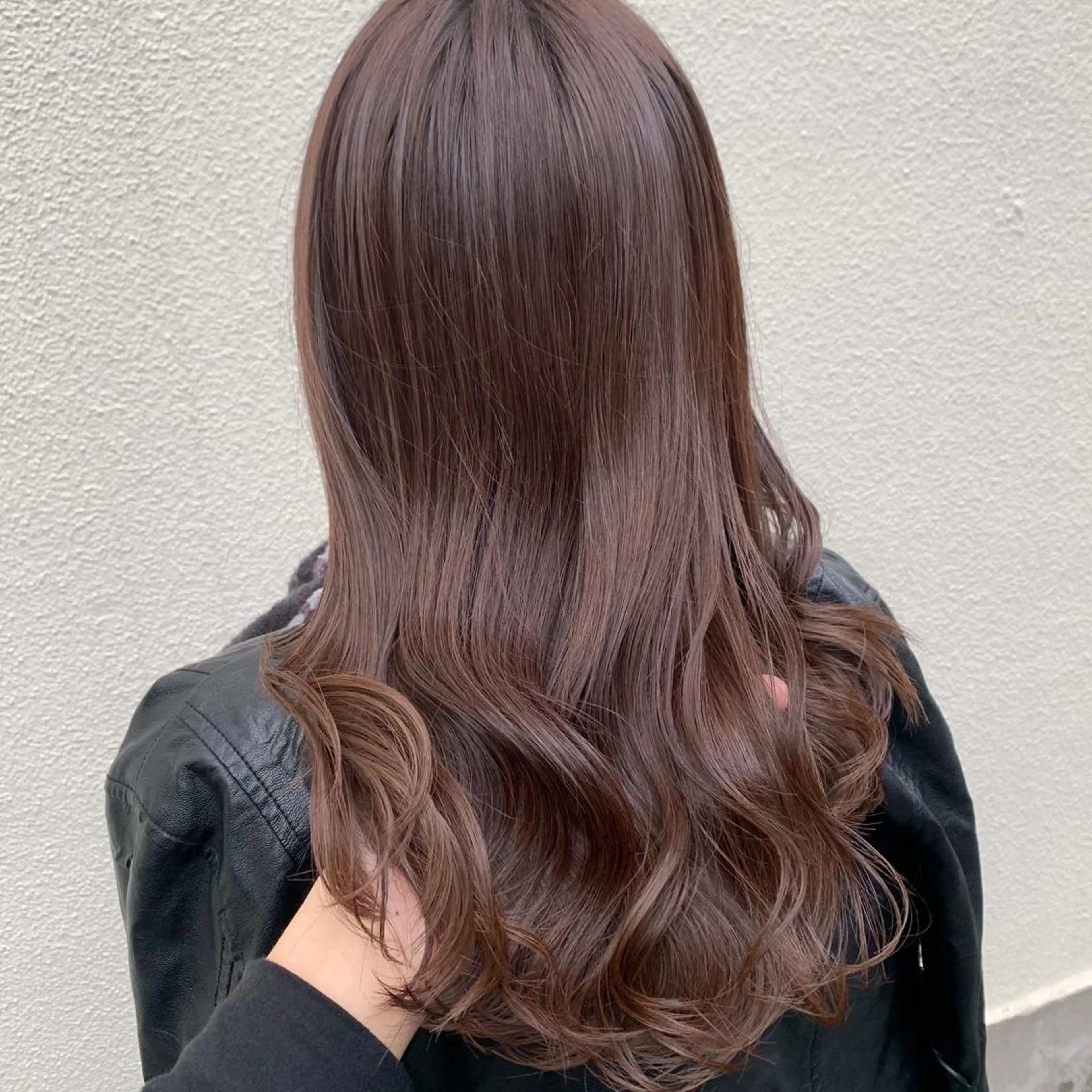 セミロング カラー ベージュカラー ブリーチ ブラウンカラー ダブルカラー ラベンダーカラー ヘアカラー トリートメント ブリーチなし Wカラー🩷星野翔太のヘアスタイル
