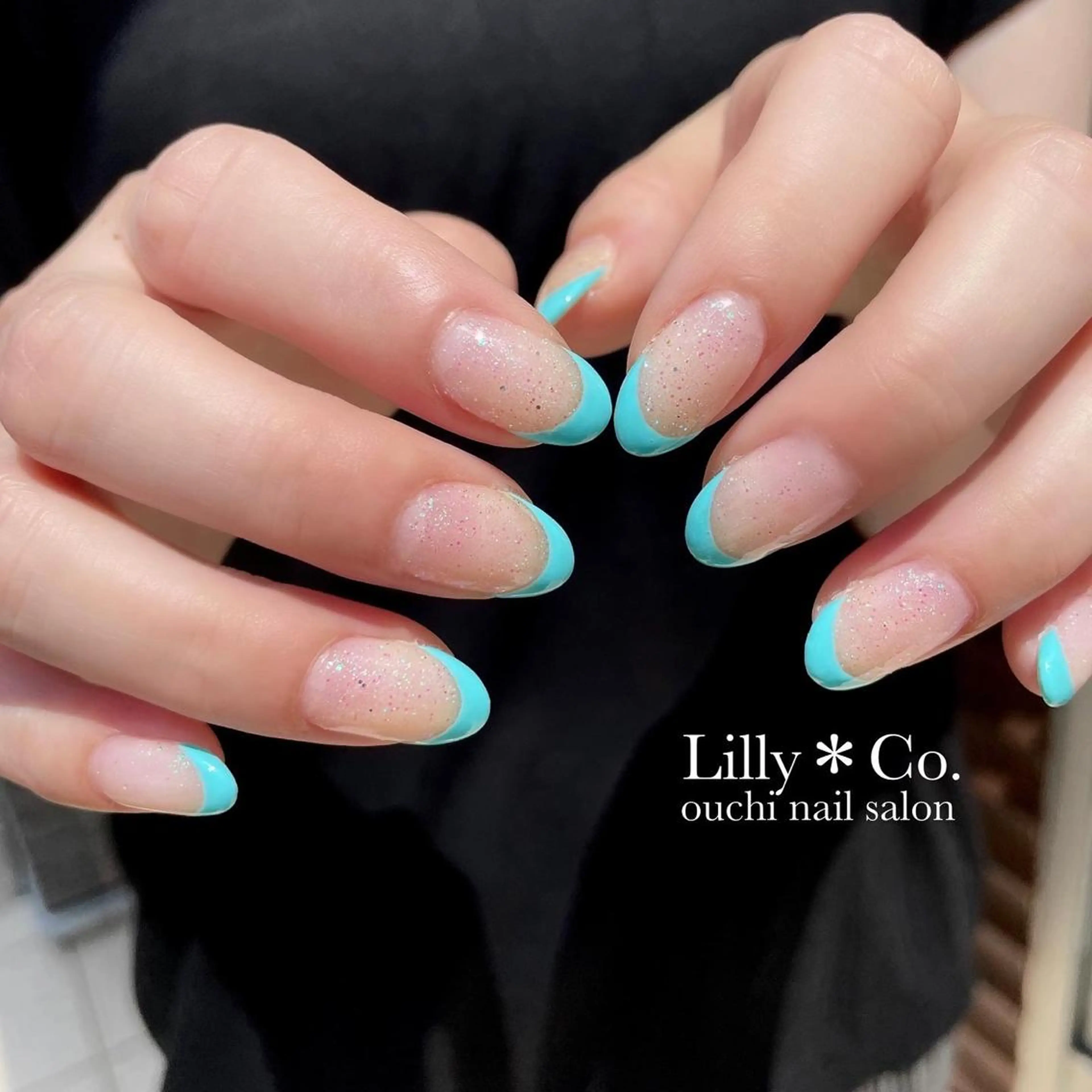 ネイル ブルー ハンドネイル ハンドケア Lilly Co.のネイルデザイン