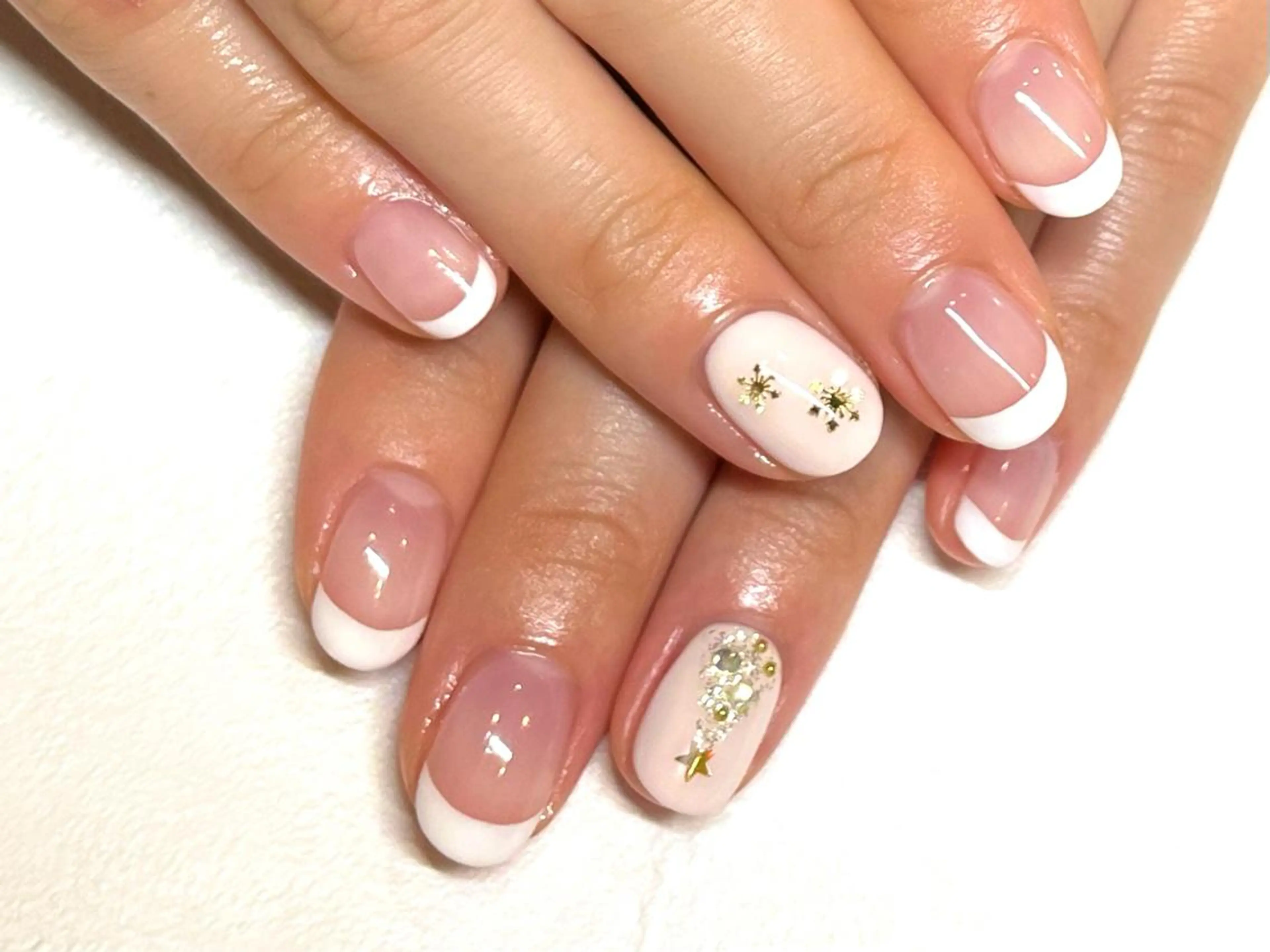 ネイル フレンチネイル ささき れいなのネイルデザイン