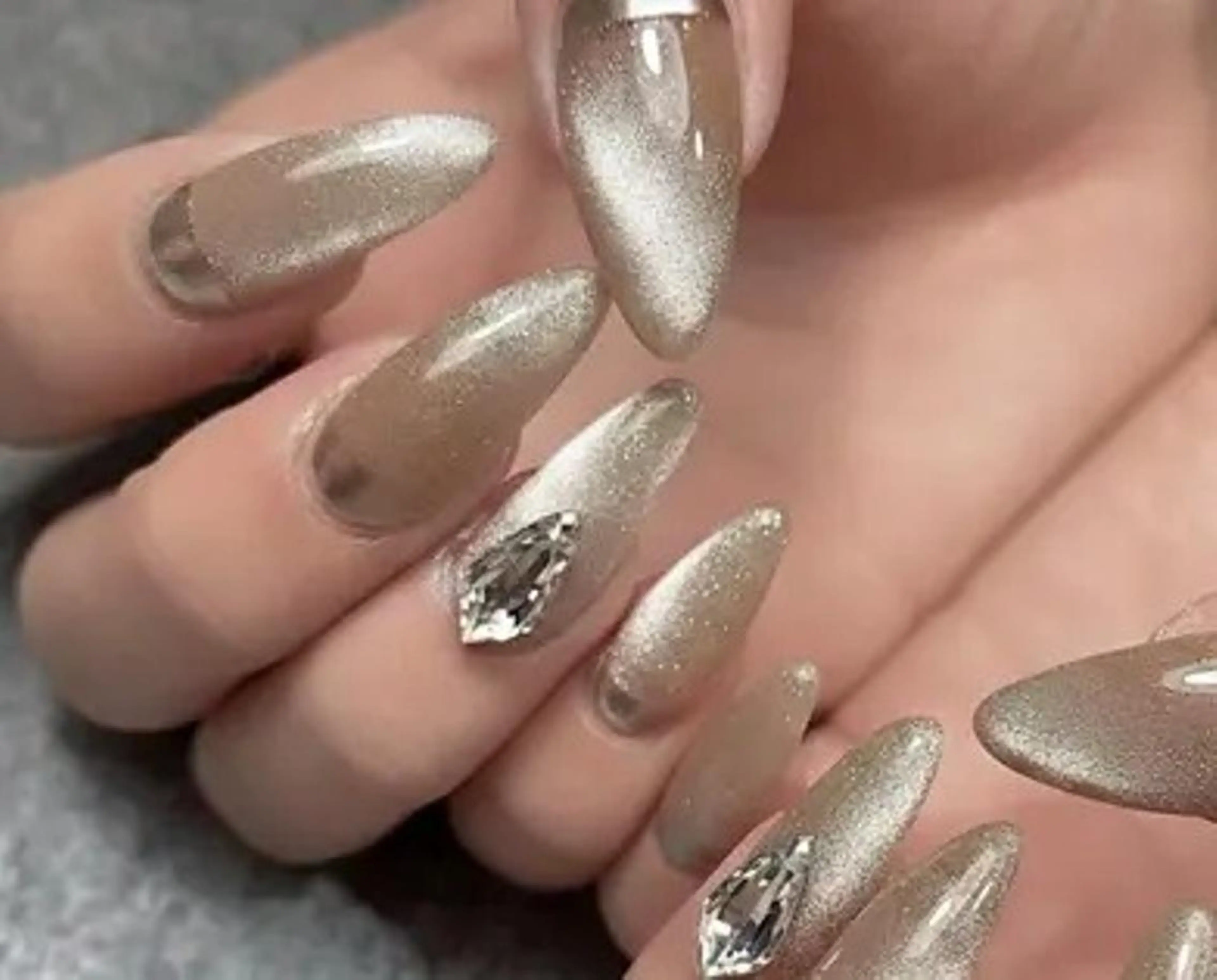 ネイル Lani🌈 MIIのネイルデザイン