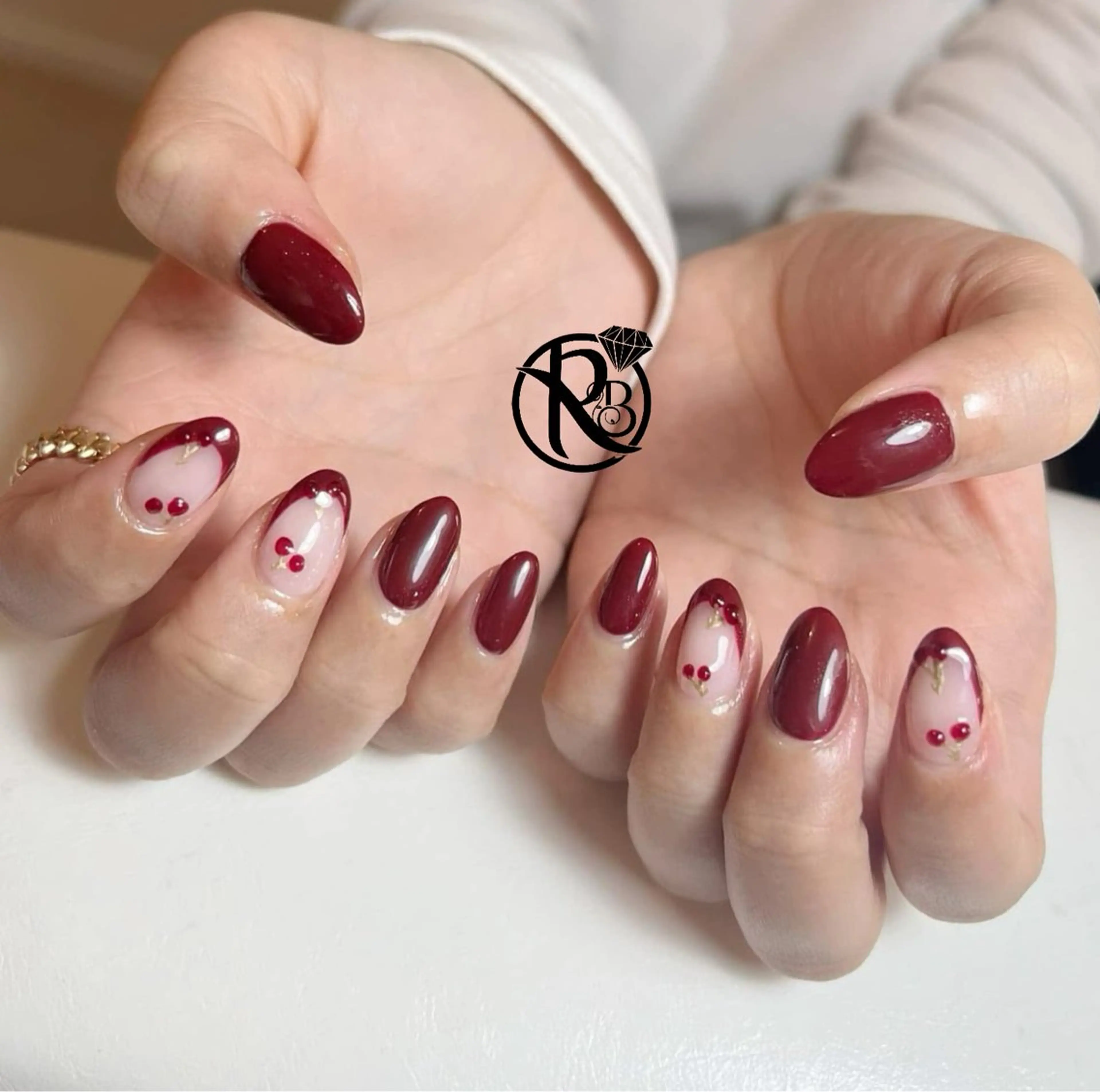 ネイル ボルドー ブラウン チークネイル ドット フットネイル ハンドネイル Yukichan 日暮里店のネイルデザイン