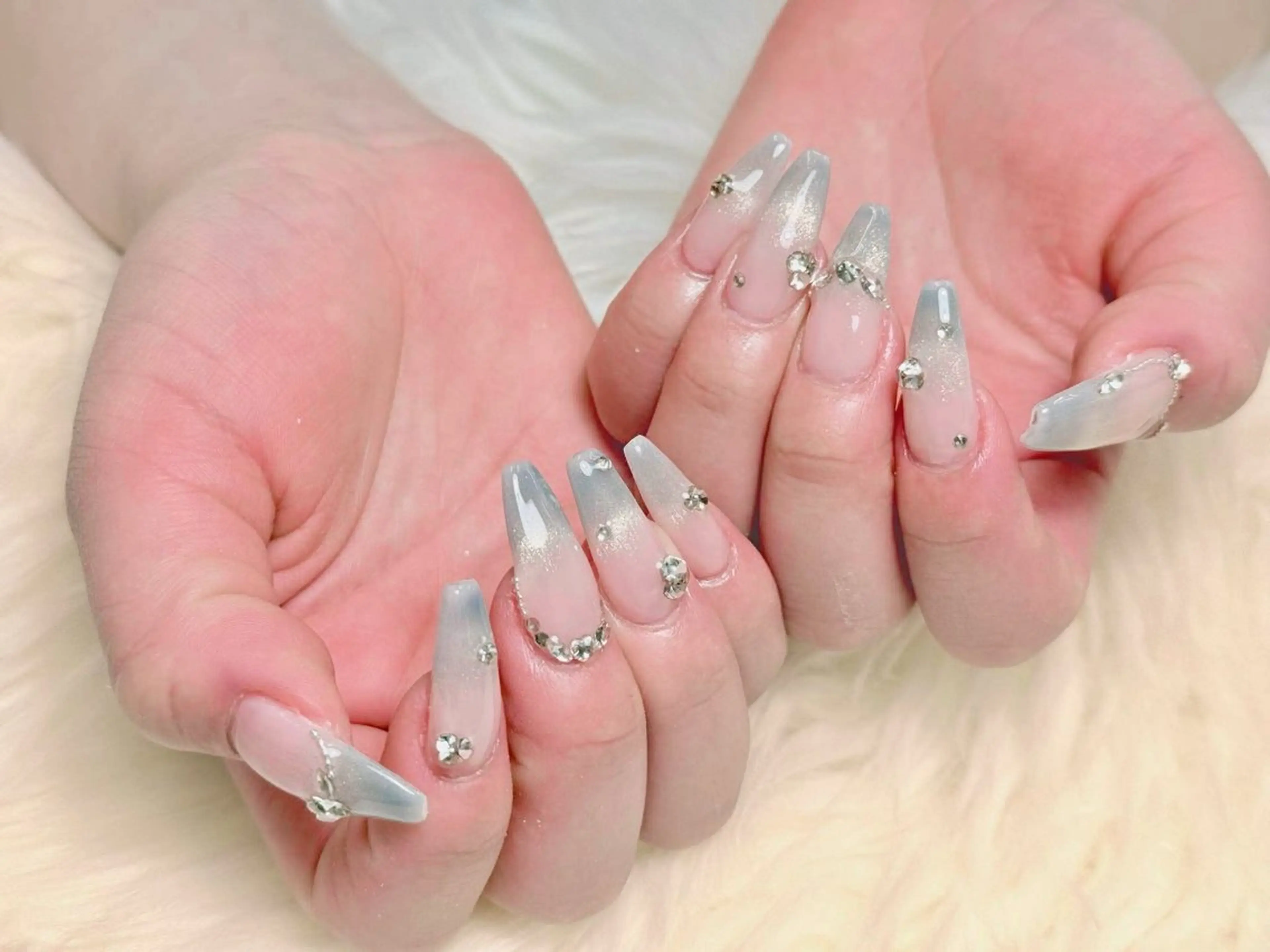 ネイル フレンチネイル グラデーション 韓国ネイル マグネットネイル ミラーネイル ハンドネイル ハンドケア Hara Nail 【パラジェル使用】のネイルデザイン