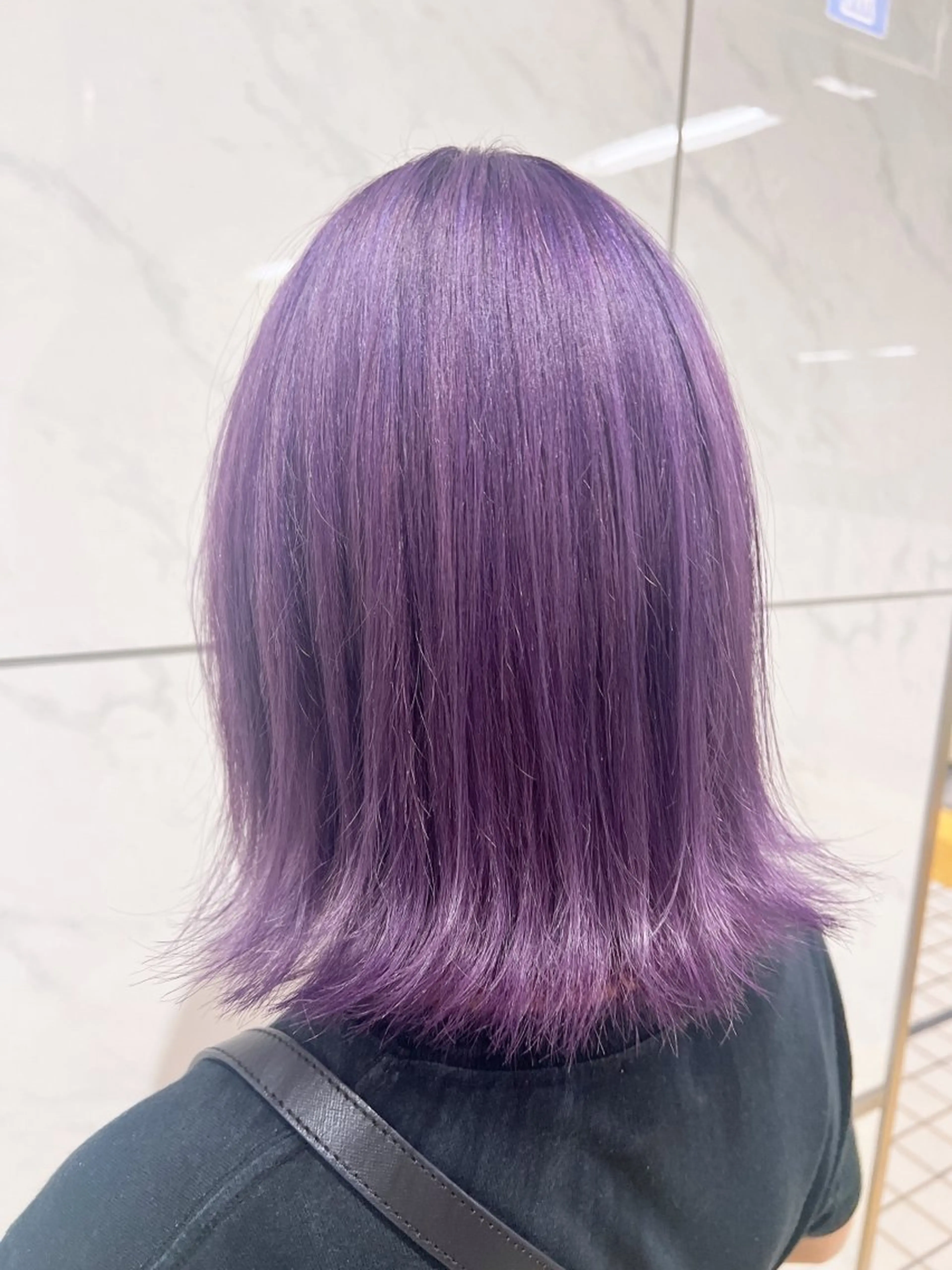 ミディアム カラー ヘアアレンジ 切りっぱなしボブ ショートボブ アッシュ ブリーチ ケアブリーチ Stream1st TSUBASAのヘアスタイル