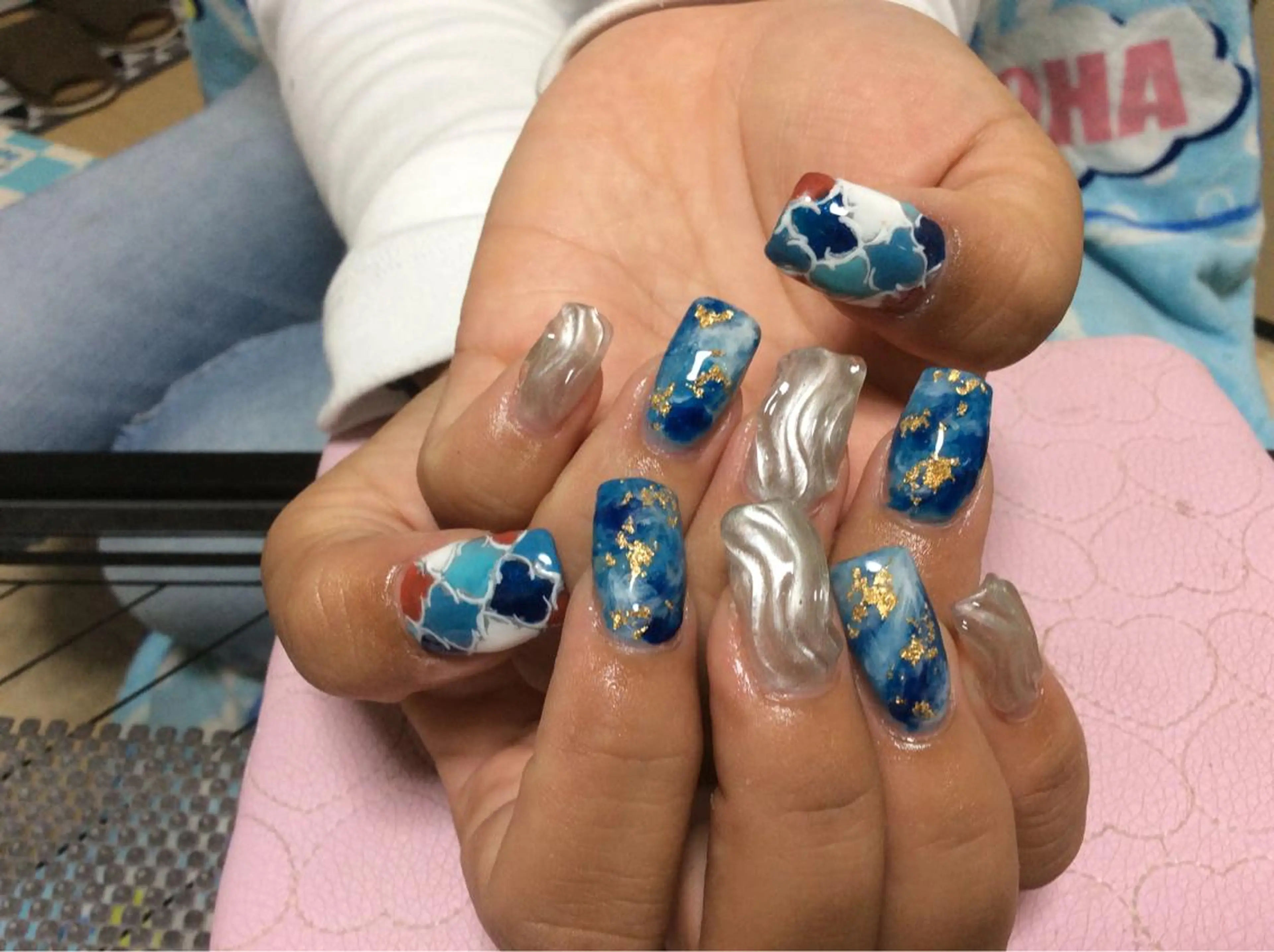 ネイル フラワー ムーンのネイルデザイン