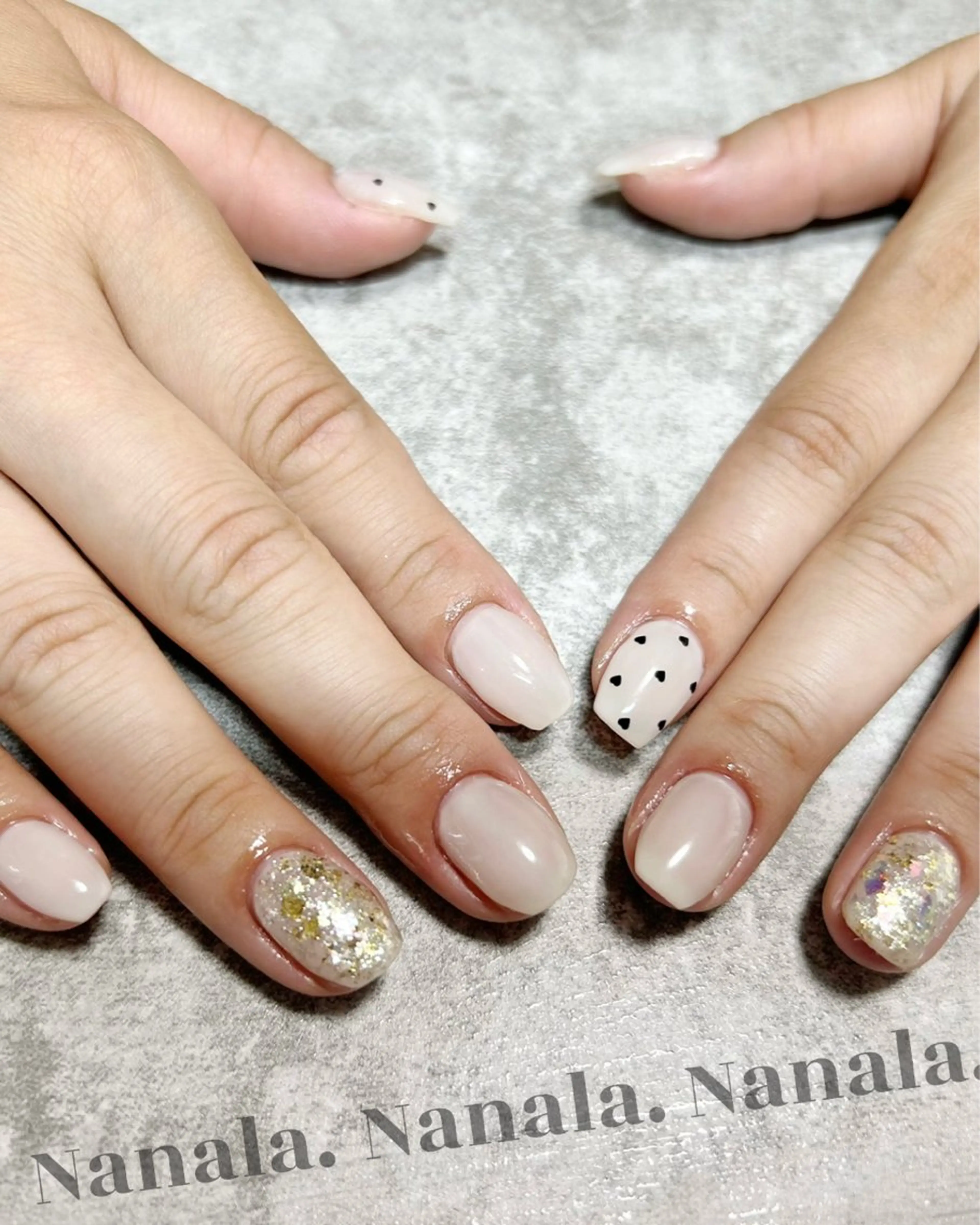 ミディアム ハンドネイル ハンドケア Nanala. LUNAのネイルデザイン