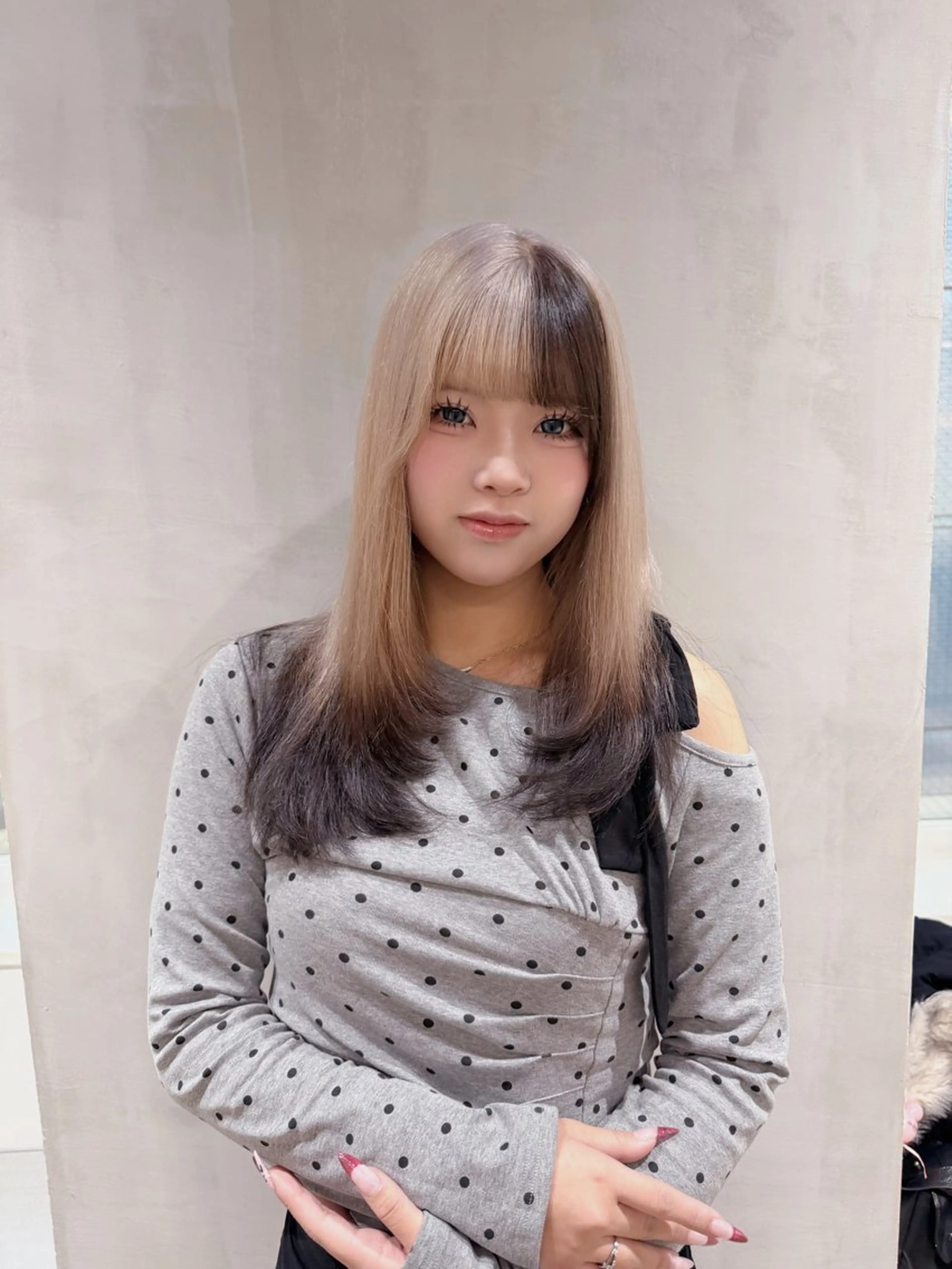 セミロング カラー カット ヘアカラー トリートメント ハイトーン/ブリーチ /ウルフ/しゅーたのヘアスタイル