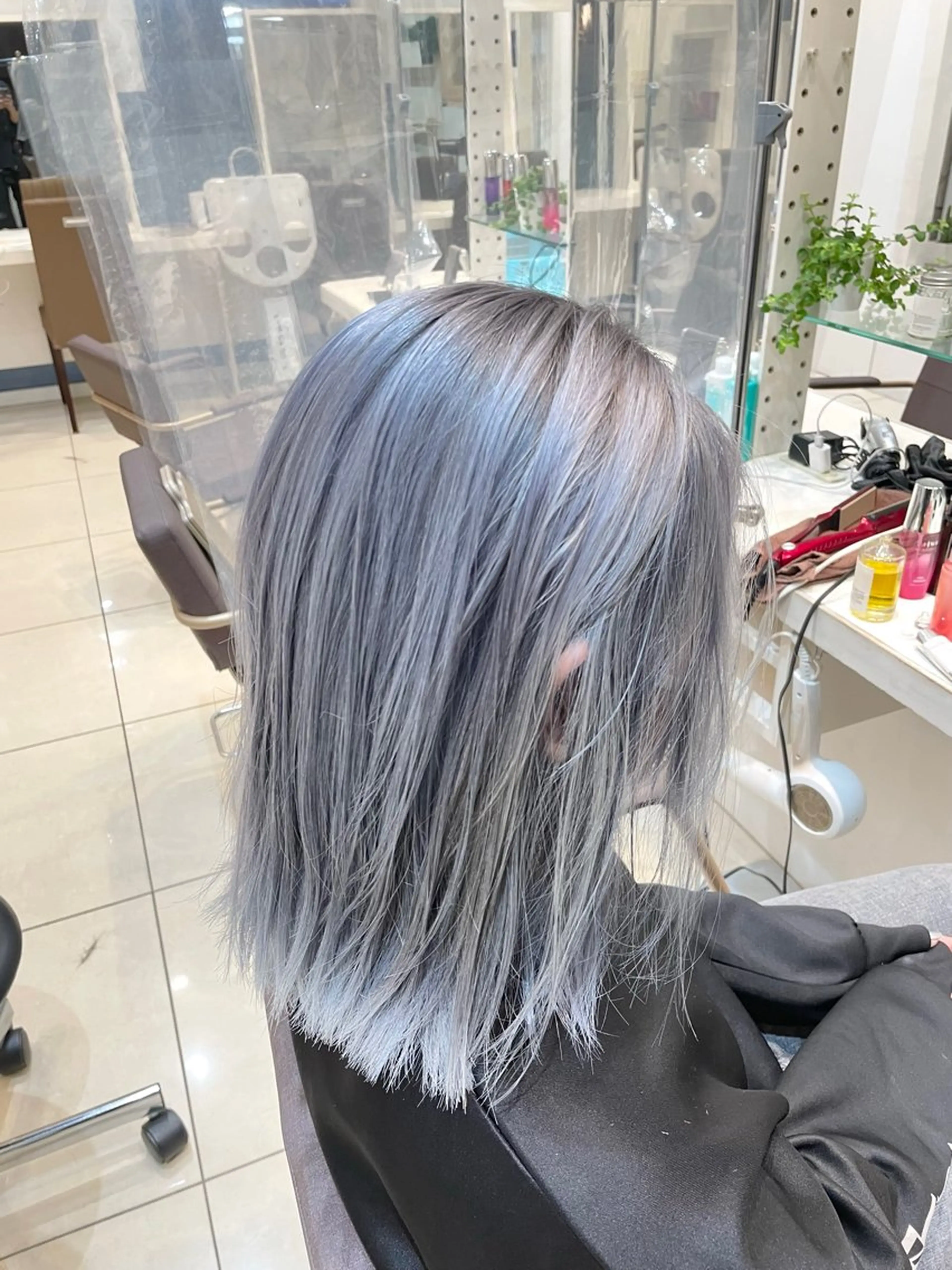 セミロング カラー ブルーカラー シルバー カット ヘアカラー トリートメント 《ブリーチ/赤み消し /髪質改善》若松良樹のヘアスタイル