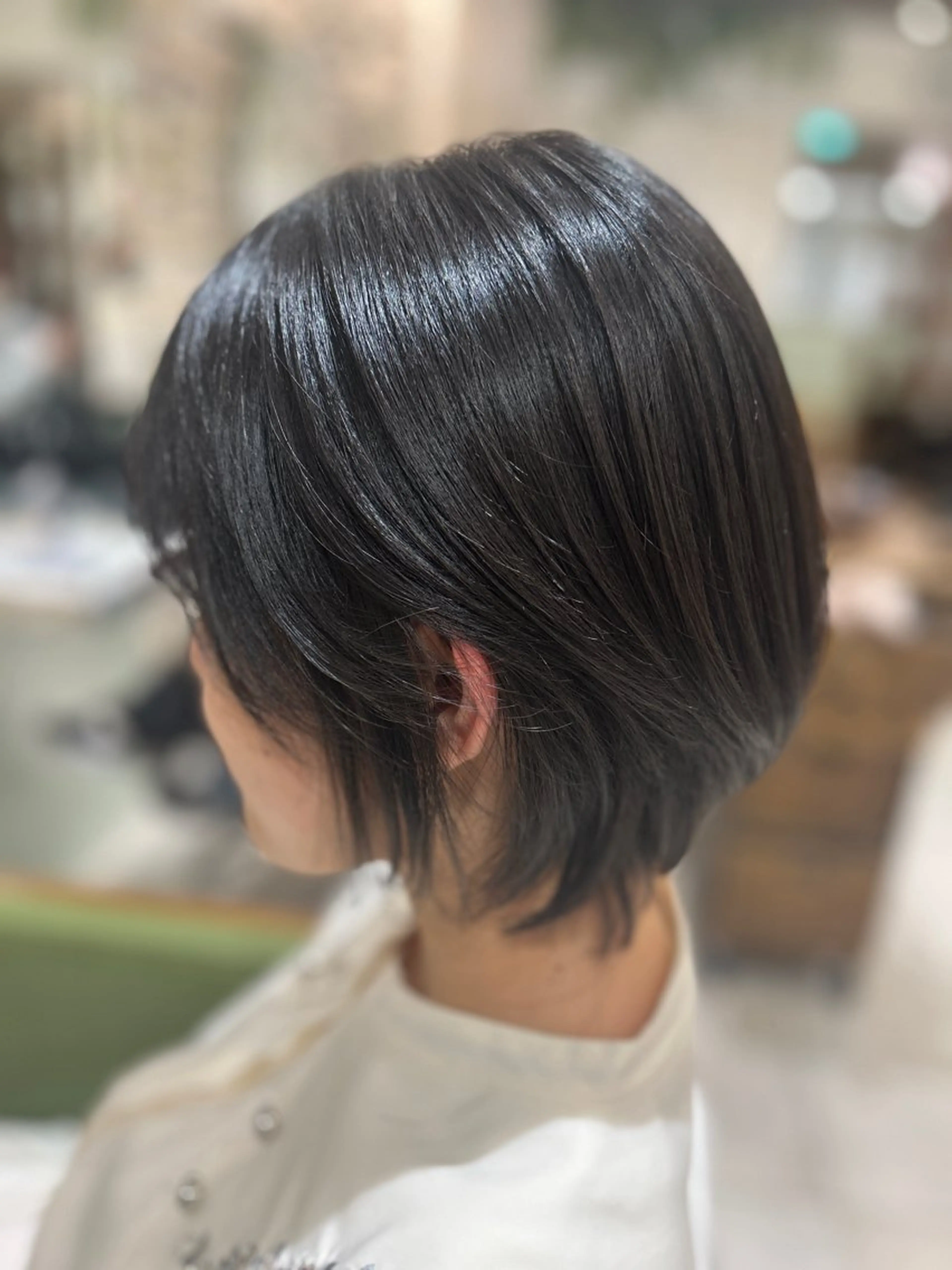 ショート くびれヘア 酸性ストレート特化× 艶髪師/及川のヘアスタイル