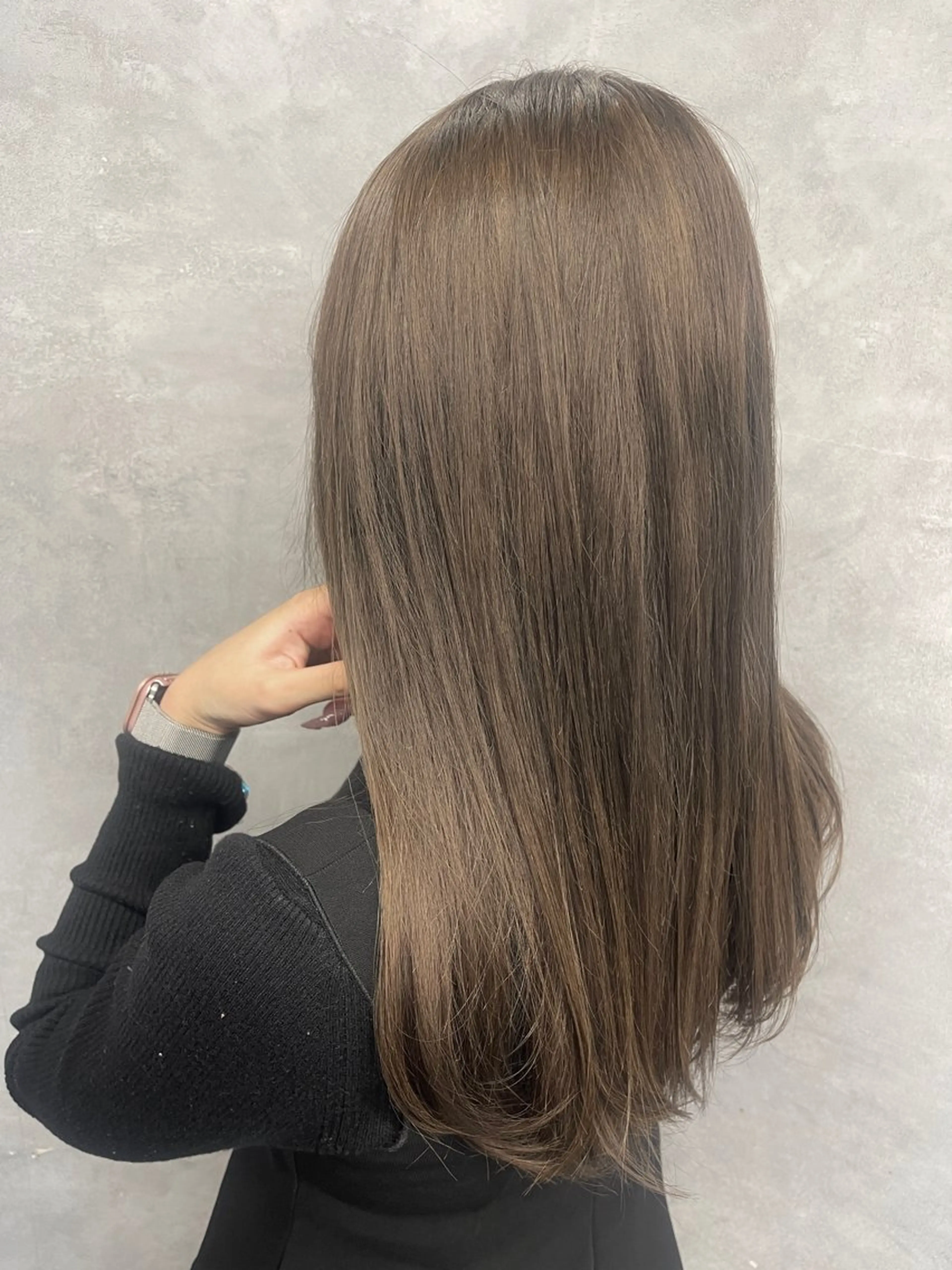 セミロング カラー ブリーチ 髪質改善 トリートメント カット ヘアカラー 福西 洋斗のヘアスタイル