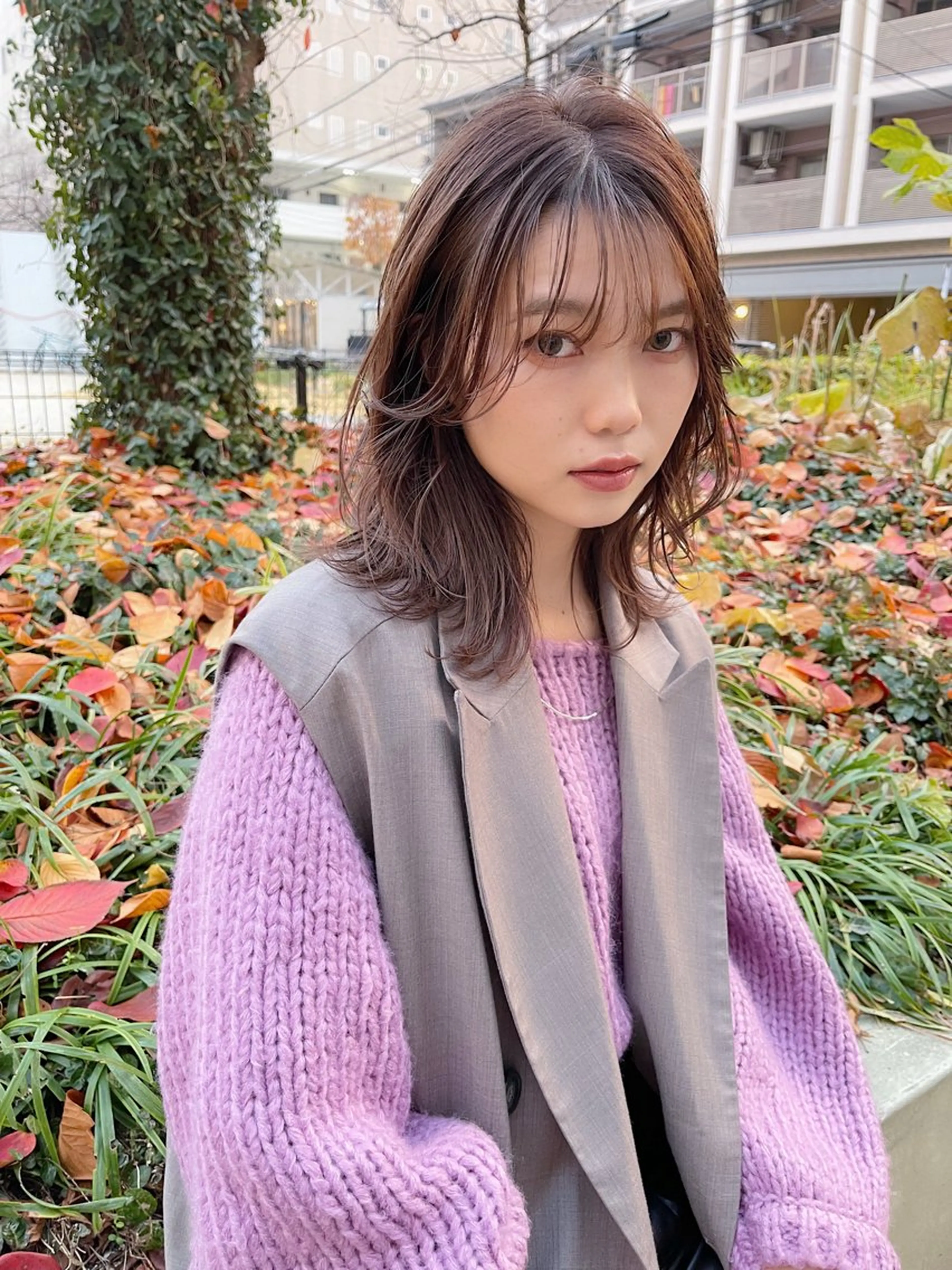 ミディアム カラー ミディアムレイヤー ベージュカラー レイヤーカット カット ヘアカラー トリートメント AiM 大名　似合わせカットのヘアスタイル