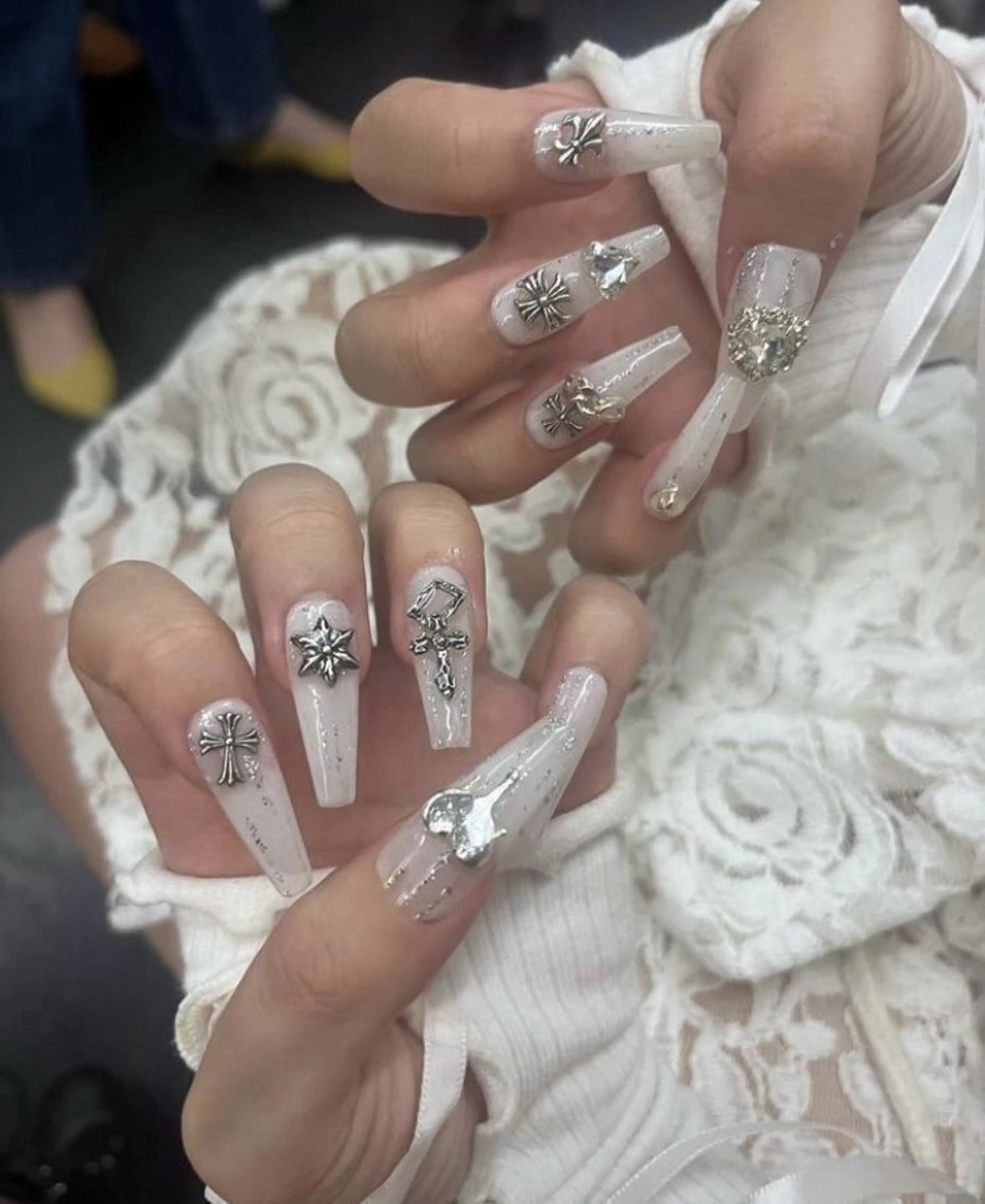 ネイル マグネットネイル ピンク ネイルチップ 冬ネイル Lee Nailsのネイルデザイン
