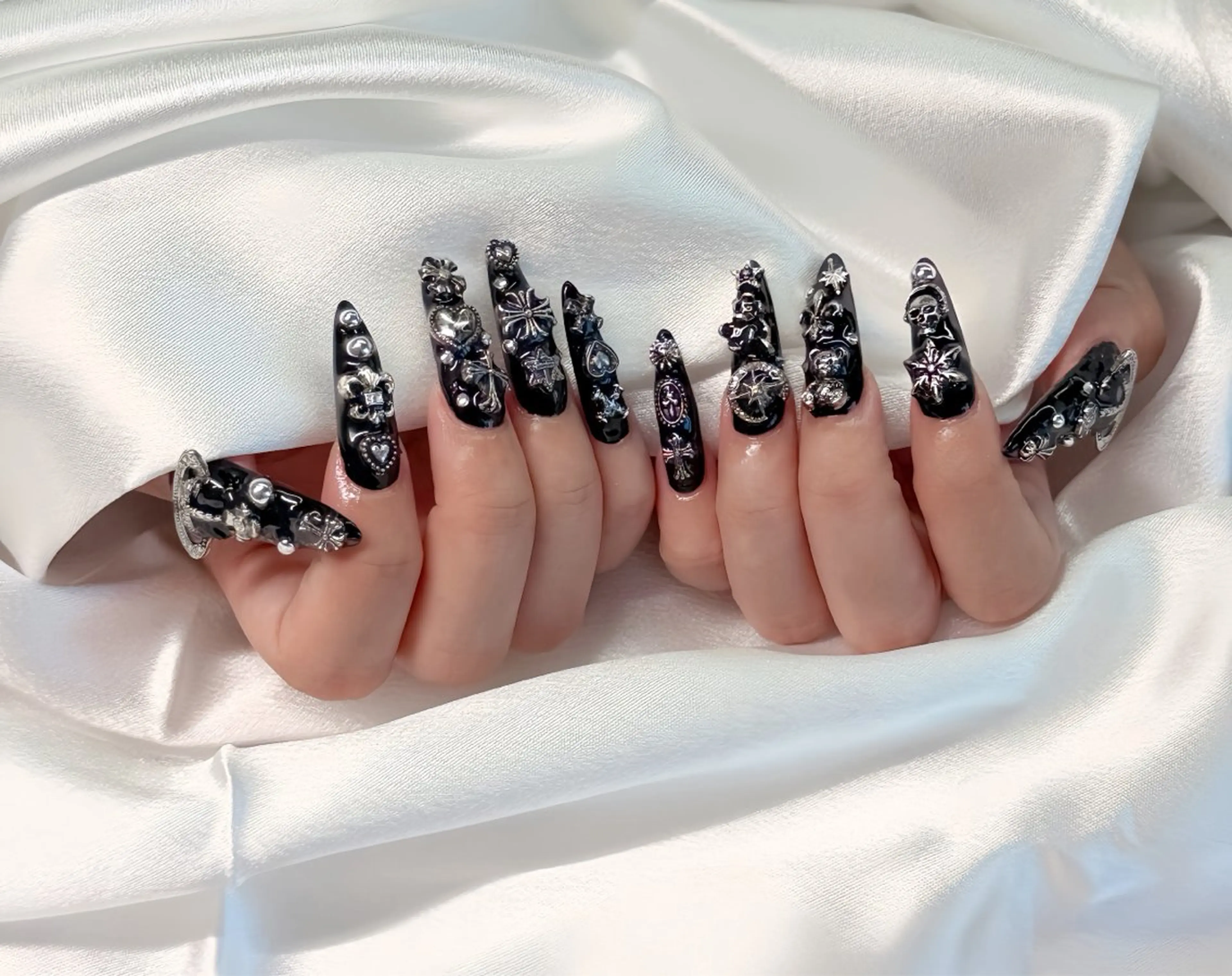 ネイル オーロラネイル チークネイル フットネイル フレンチネイル ジェルネイル ハンドネイル Havi Nailsのネイルデザイン
