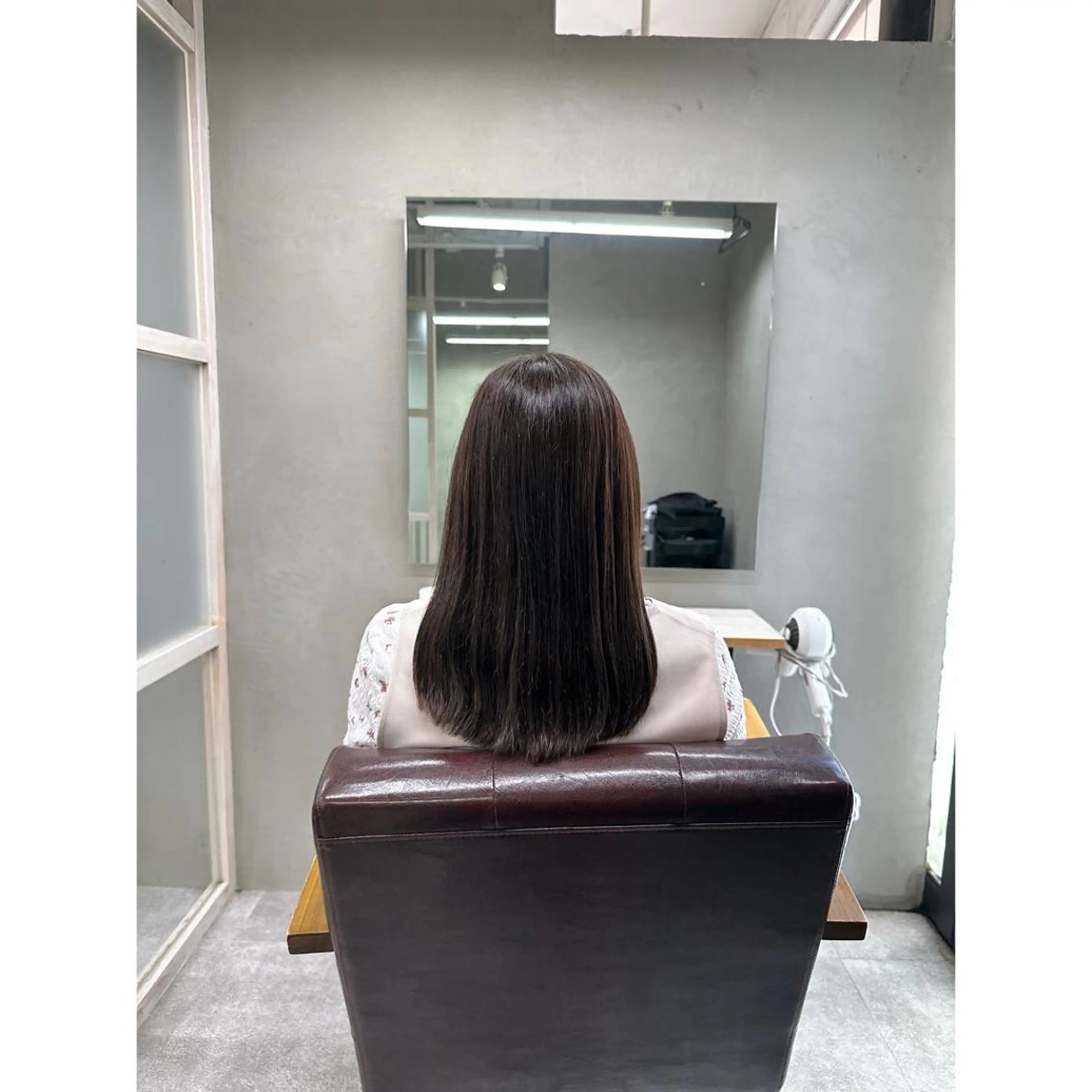 セミロング カラー ｔｏｃｃａ /ｅｒｉのヘアスタイル