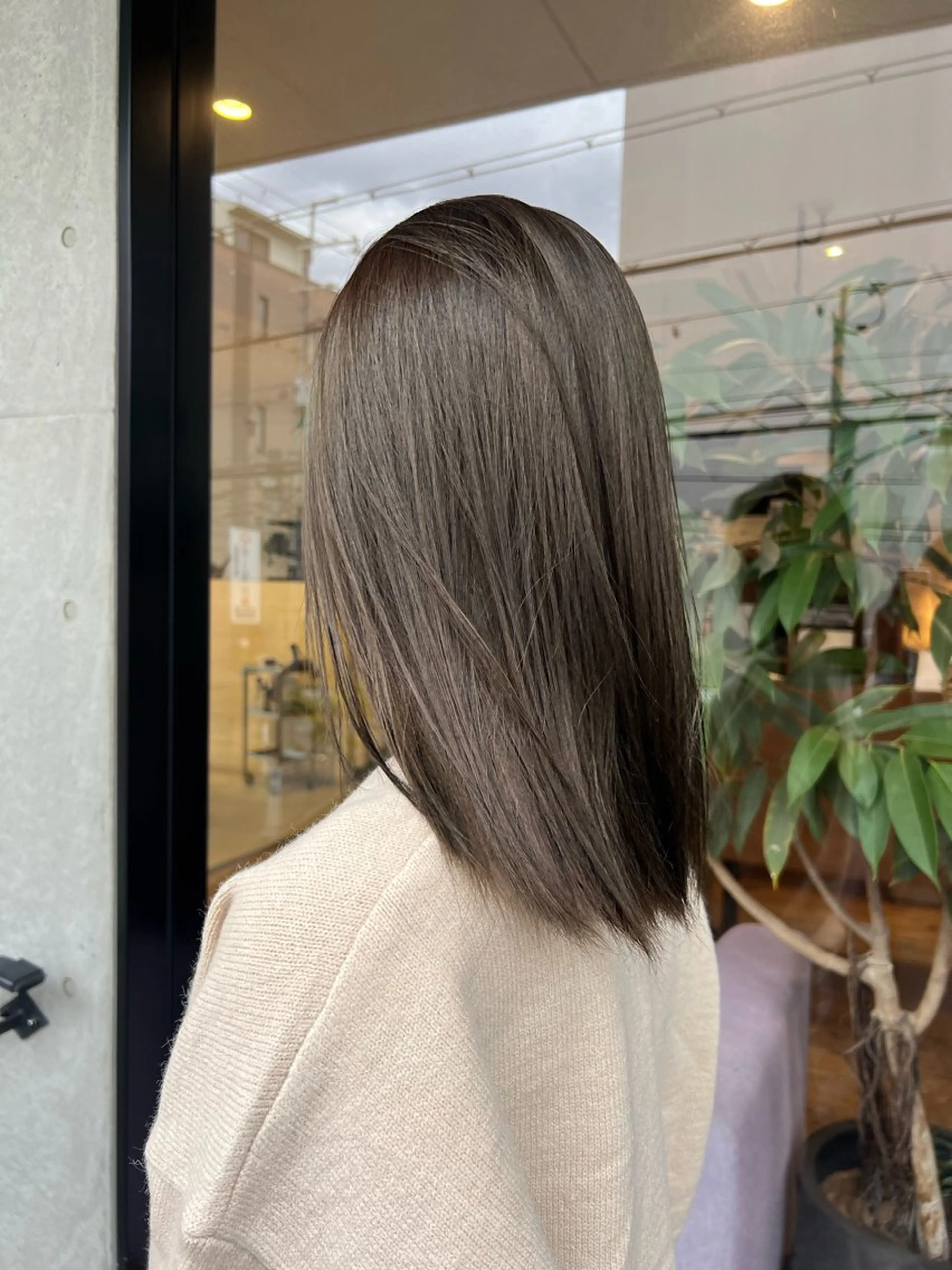 セミロング カラー ブリーチ ヘアカラー トリートメント linna / 高槻 /大阪 / 耳ツボのヘアスタイル