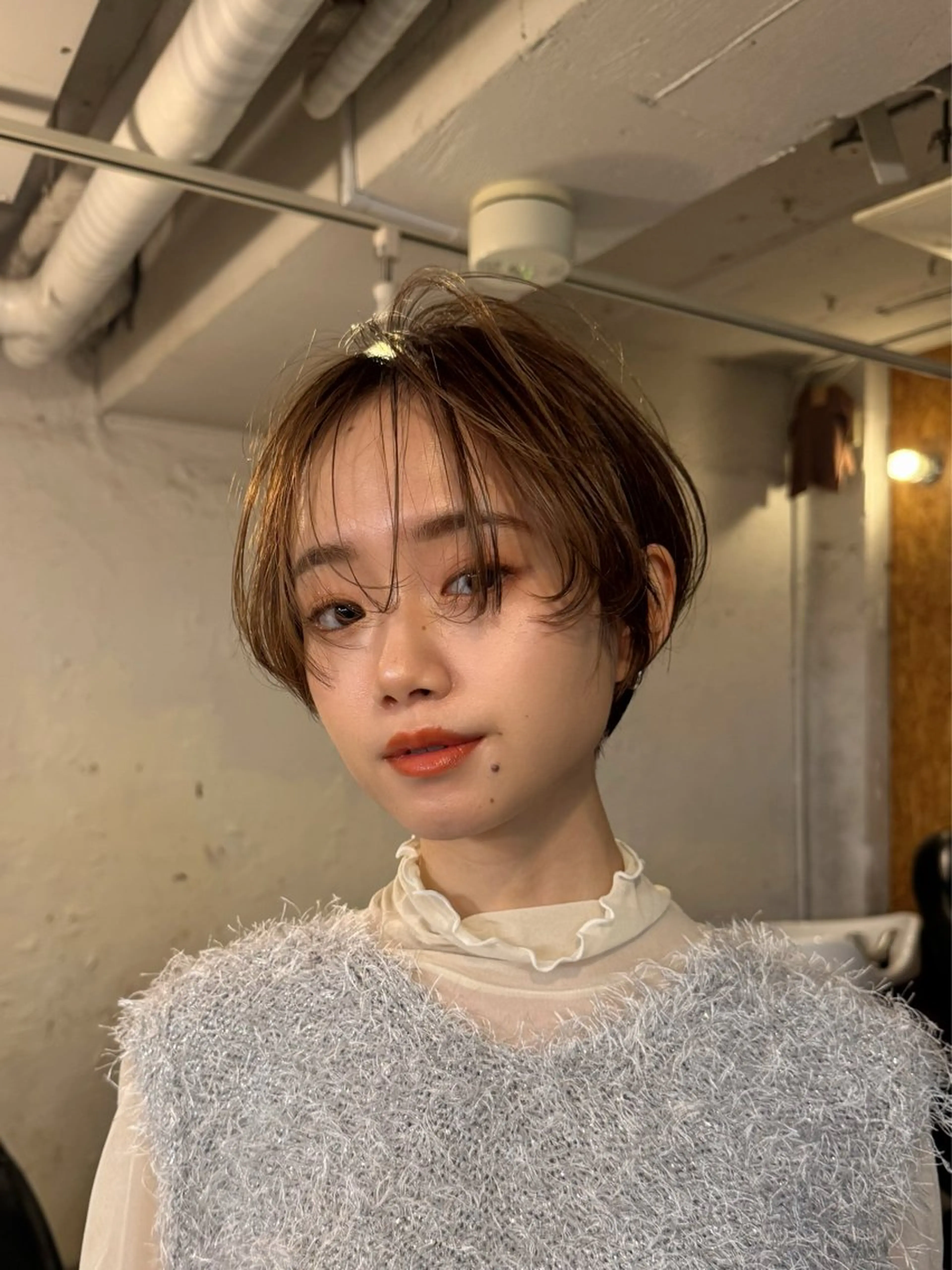 ショート カット ヘアカラー 顔まわりレイヤー 透明感カラー🩵🩵のヘアスタイル