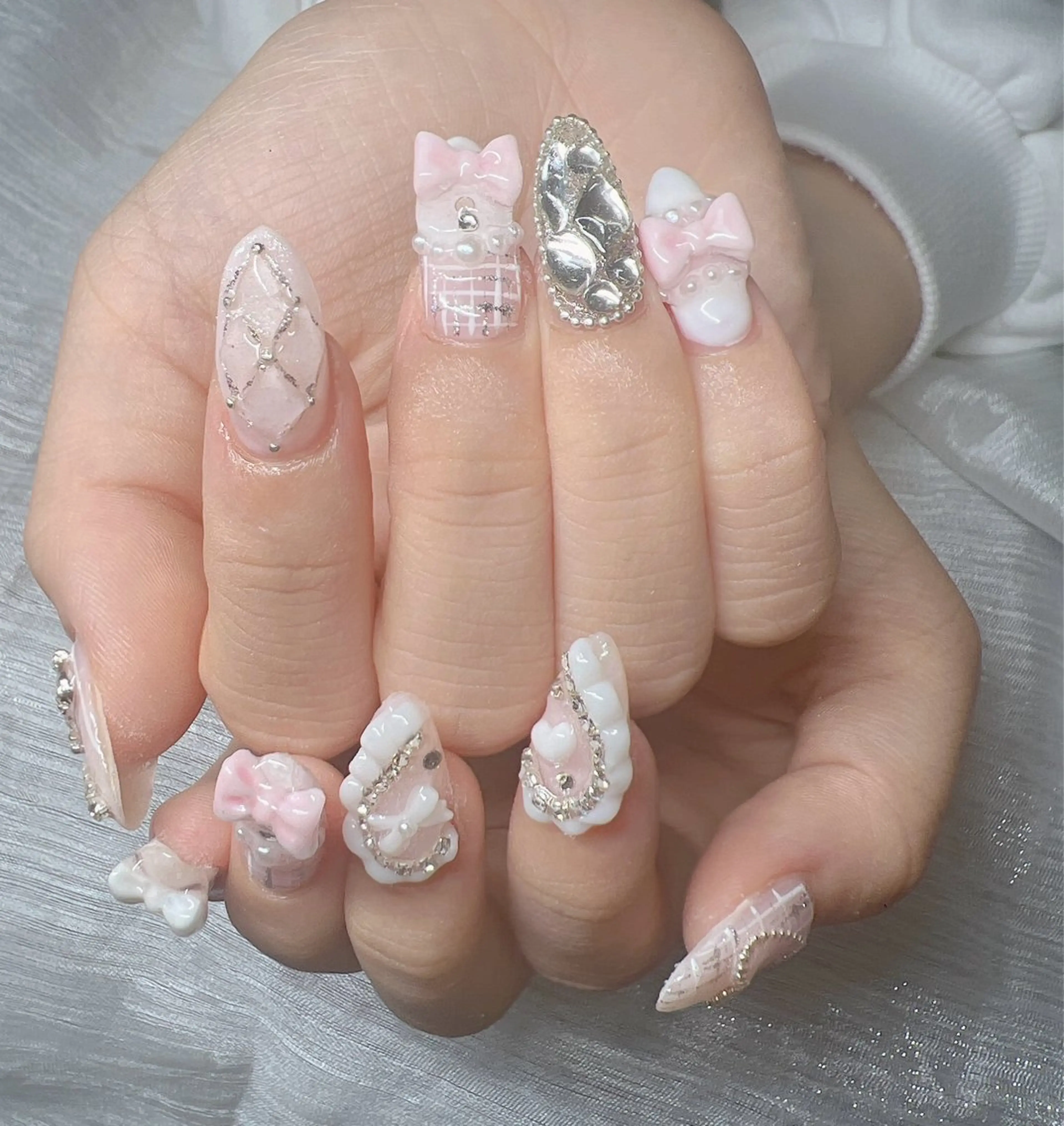 ネイル 長さ出し グラデーション 卒業式 キラキラネイル マグネットネイル ハンドネイル Lee Nailsのネイルデザイン