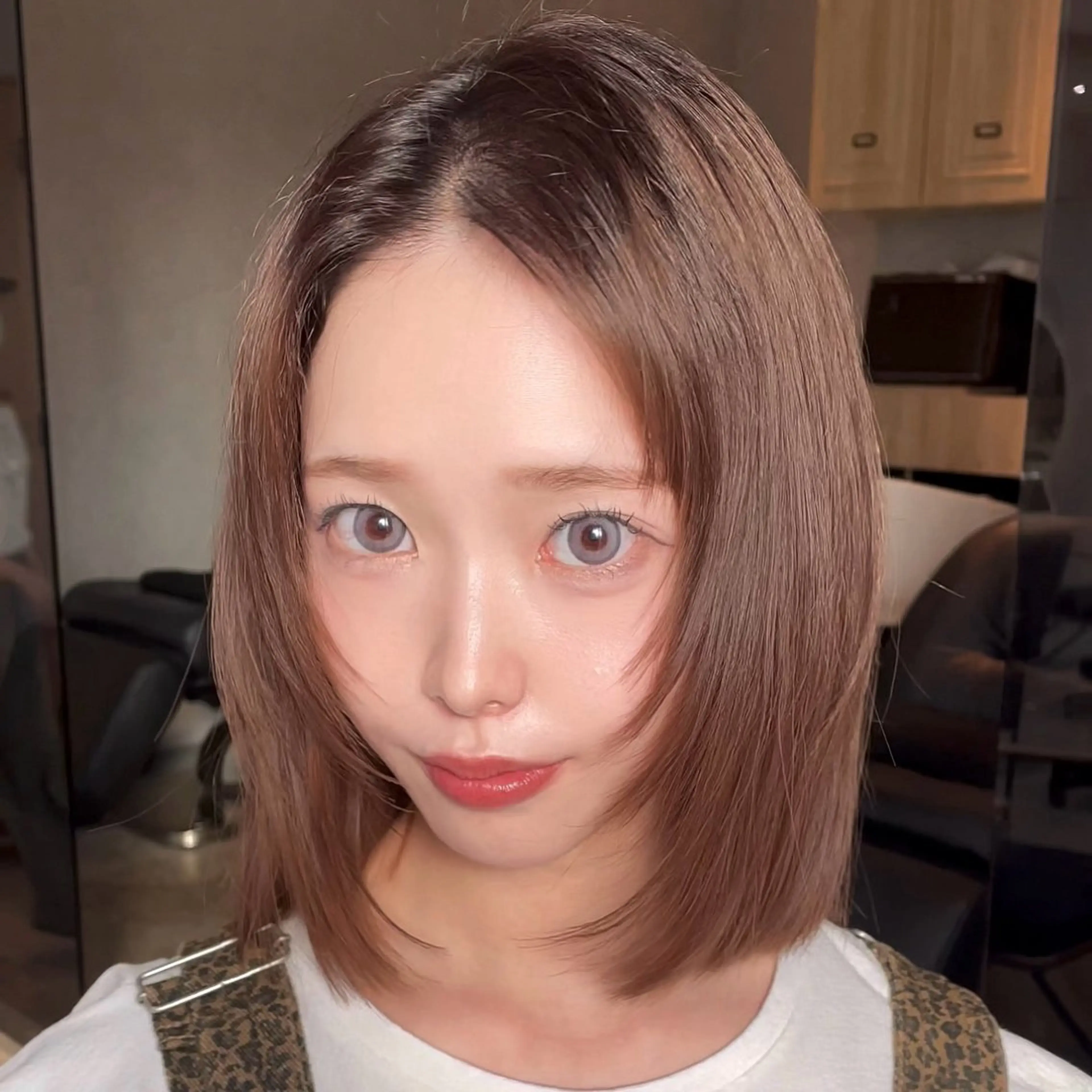 ショート ボブレイヤー ケアカラー ボブ ハッシュカット ハイレイヤー カット ヘアカラー トリートメント ヘッドスパ ヘアセット ハッシュカット🖤✨ 顔周り/韓国ヘアのヘアスタイル