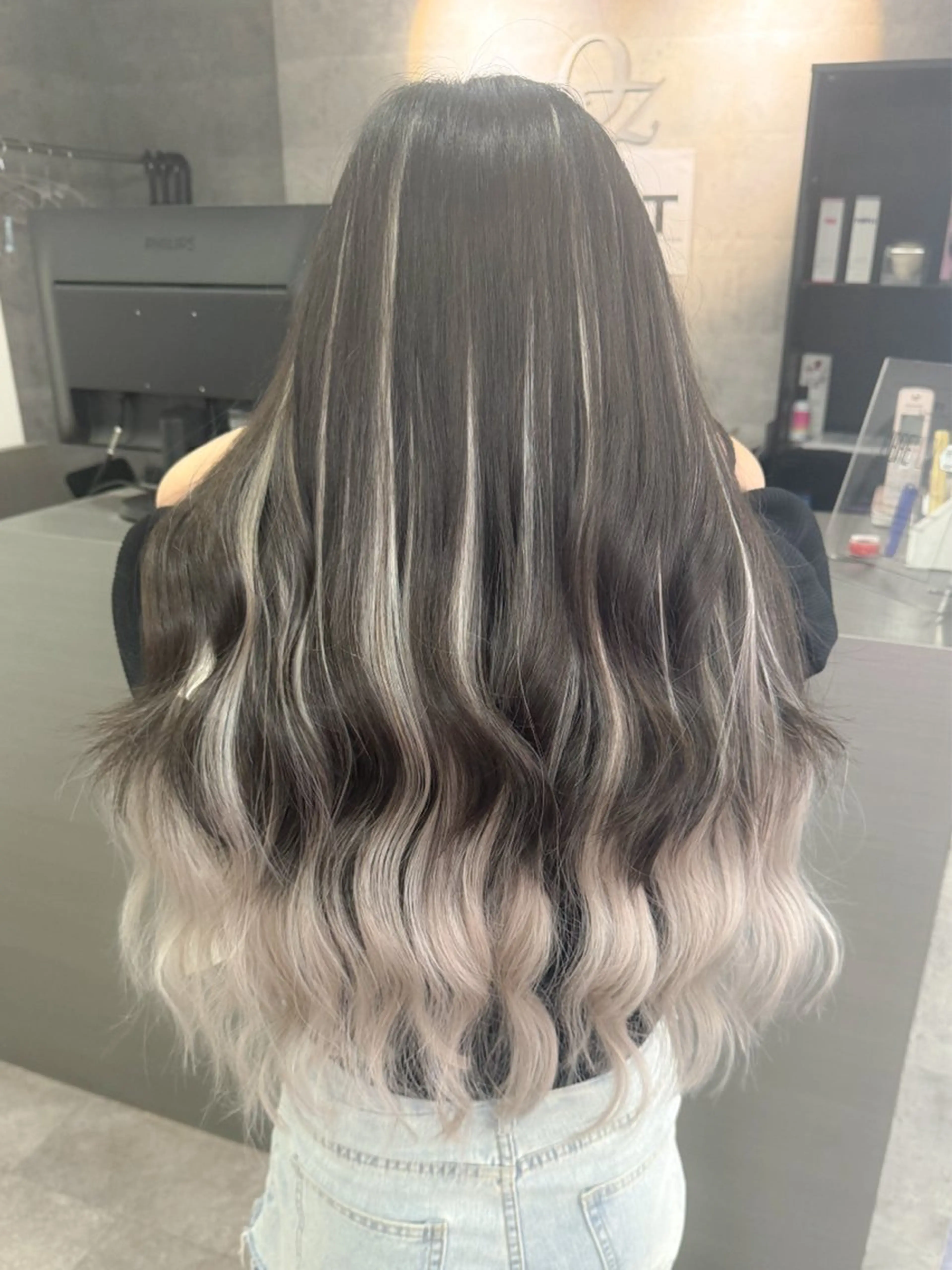 ロング カット エクステ ハイトーンエクステ 🎩カズキ🎩のヘアスタイル