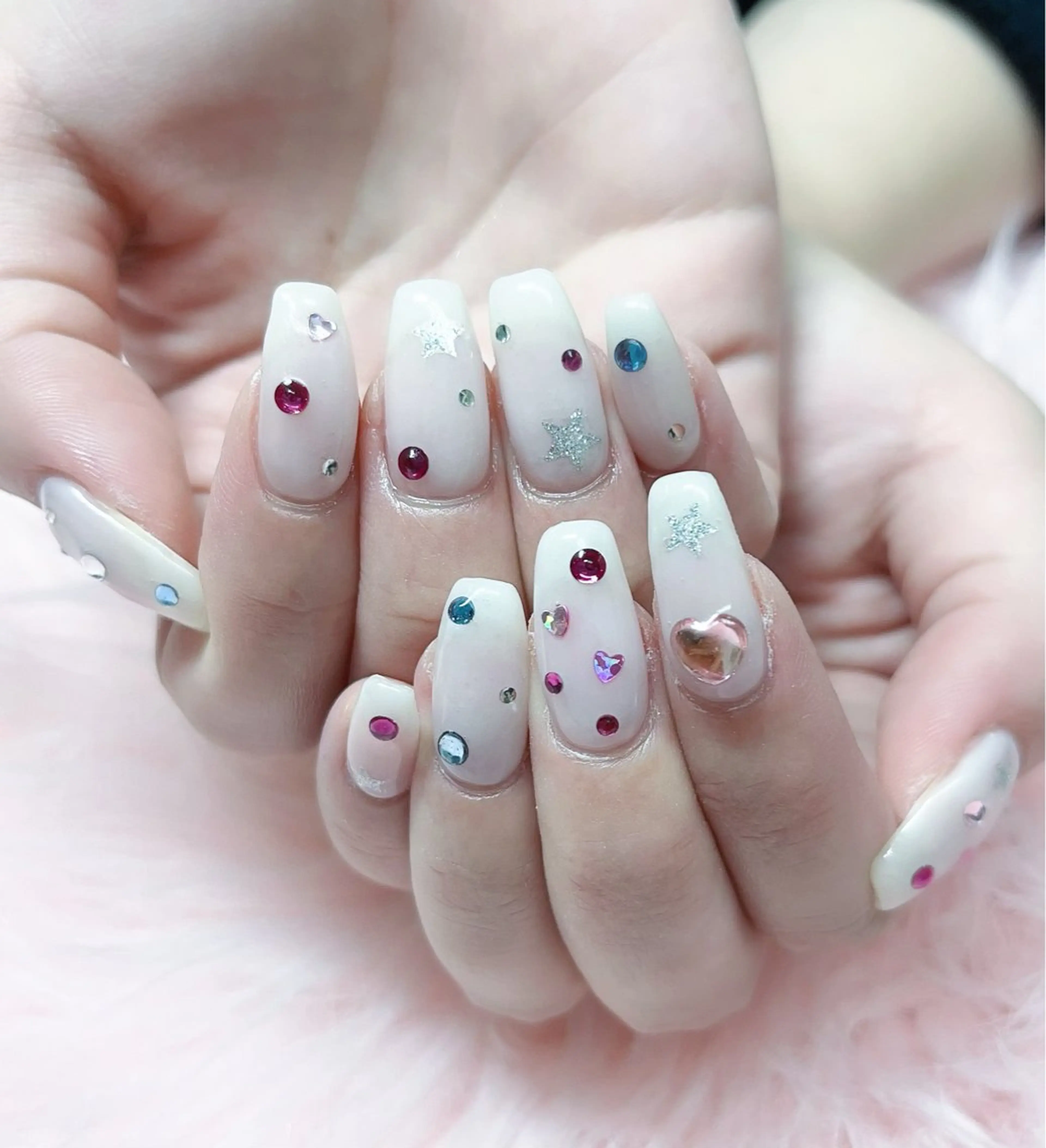 ネイル ハンドネイル MoonNail ユリ🌸のネイルデザイン