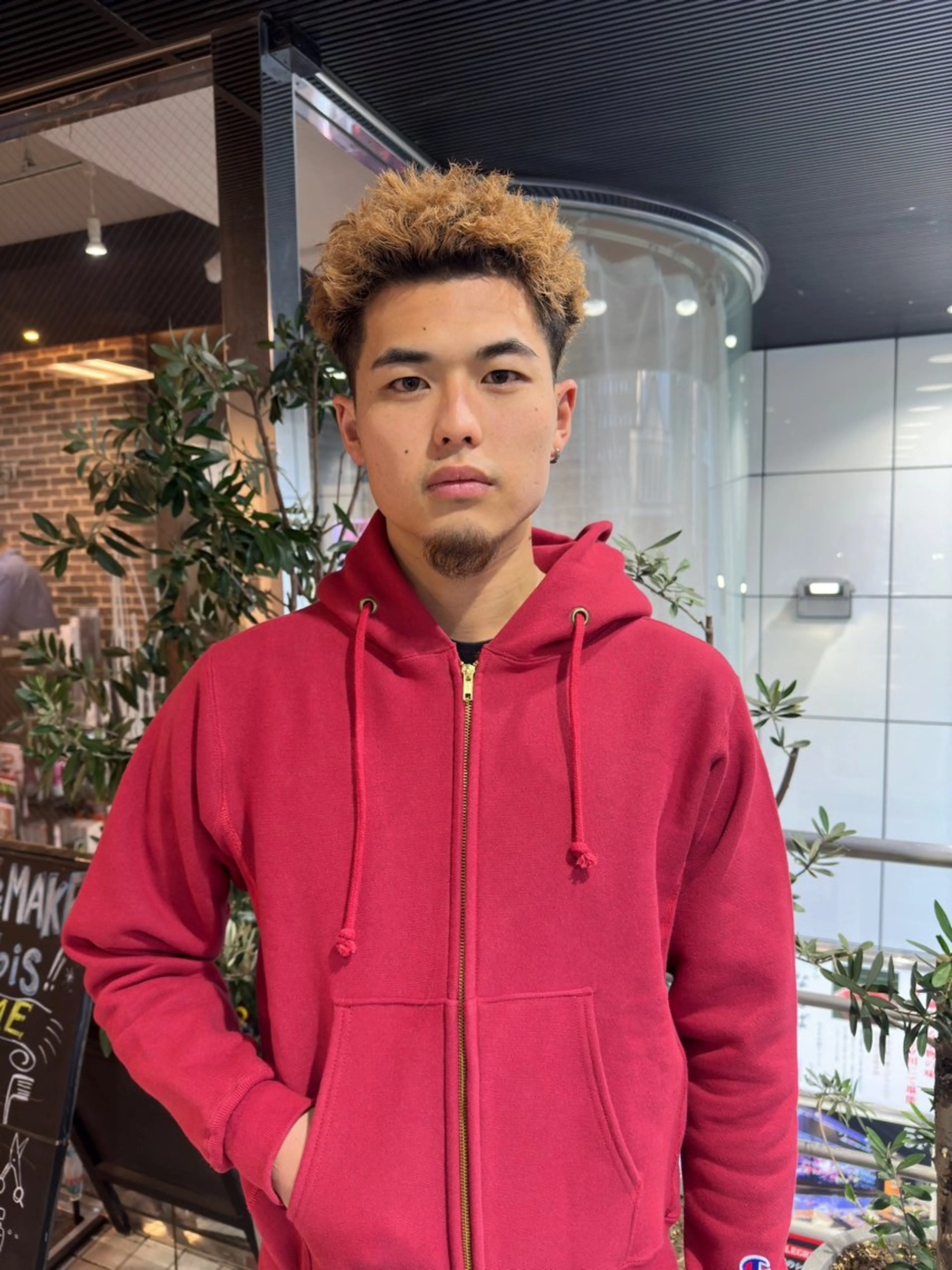 ショート パーマ メンズ メンズブリーチ メンズハイトーン メンズインナーカラー 髪質改善 ショートヘア Rei/ 縮毛矯正/ ハイライトカラー募集のヘアスタイル