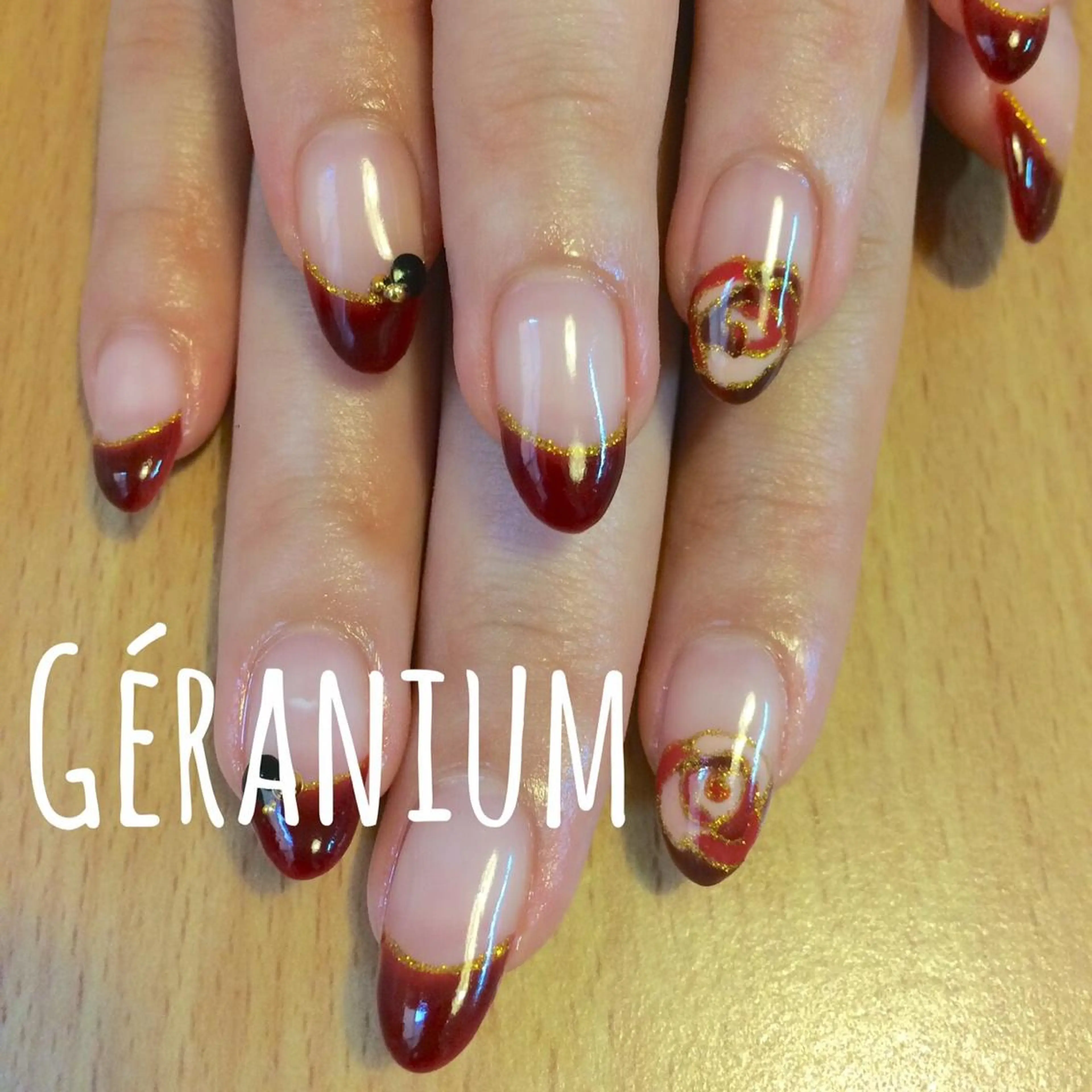 ネイル フラワーネイル フレンチネイル GéRanium Harukaのネイルデザイン