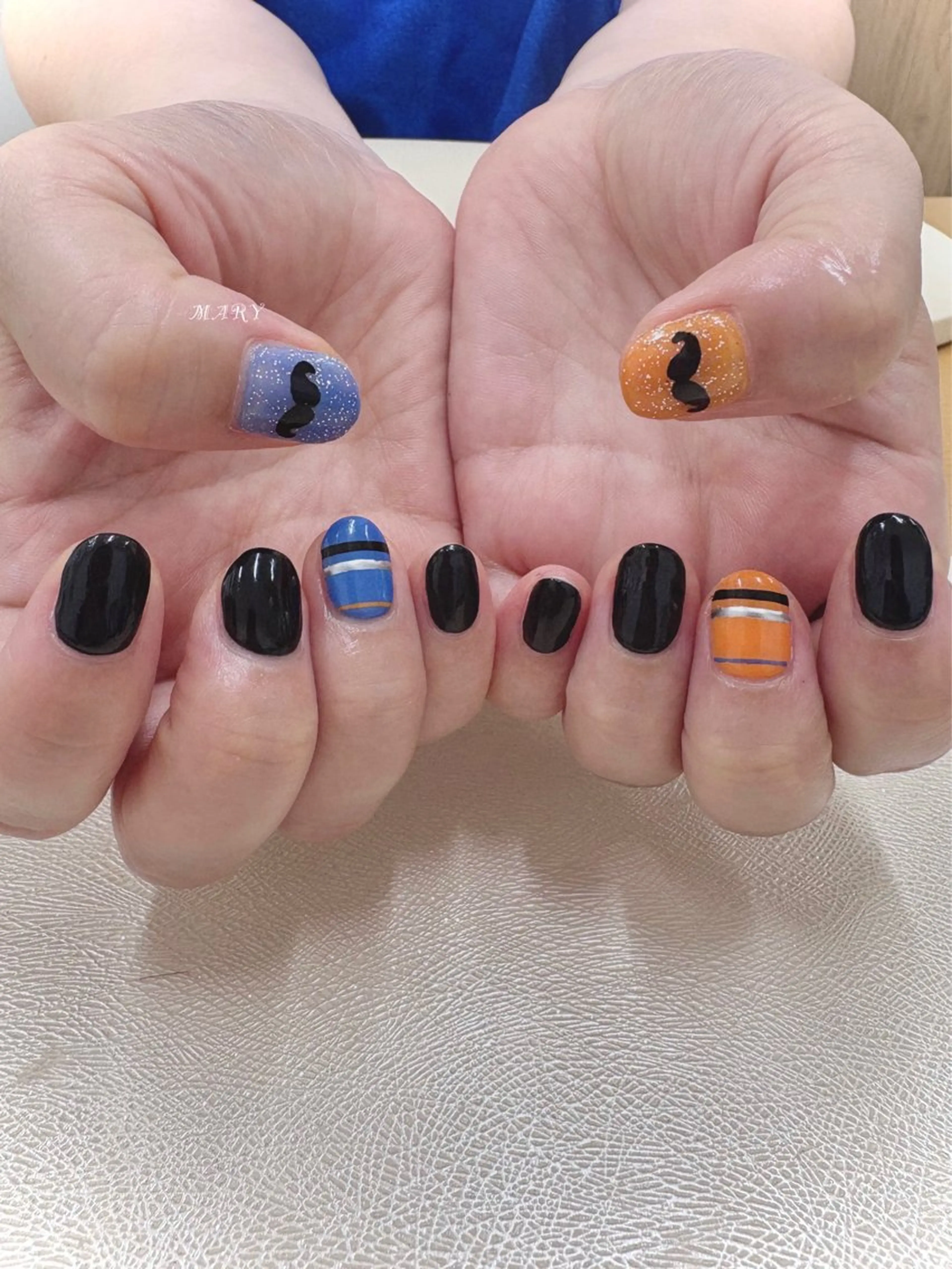 ネイル ブルー ニュアンスネイル ワンカラーネイル オレンジ ハンドネイル Mary nail .narumiのネイルデザイン