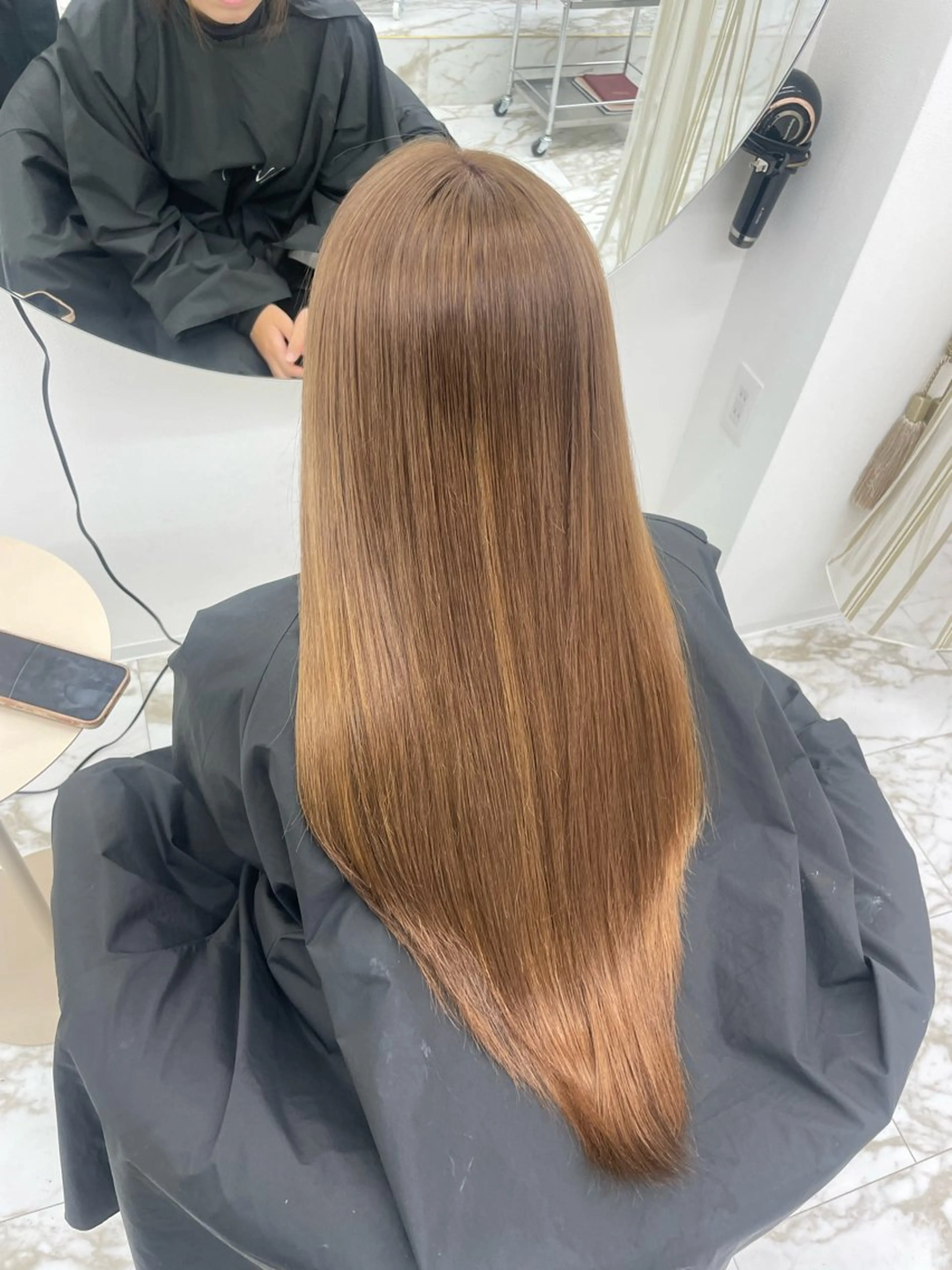 カラー Hiroka / NANAのヘアスタイル