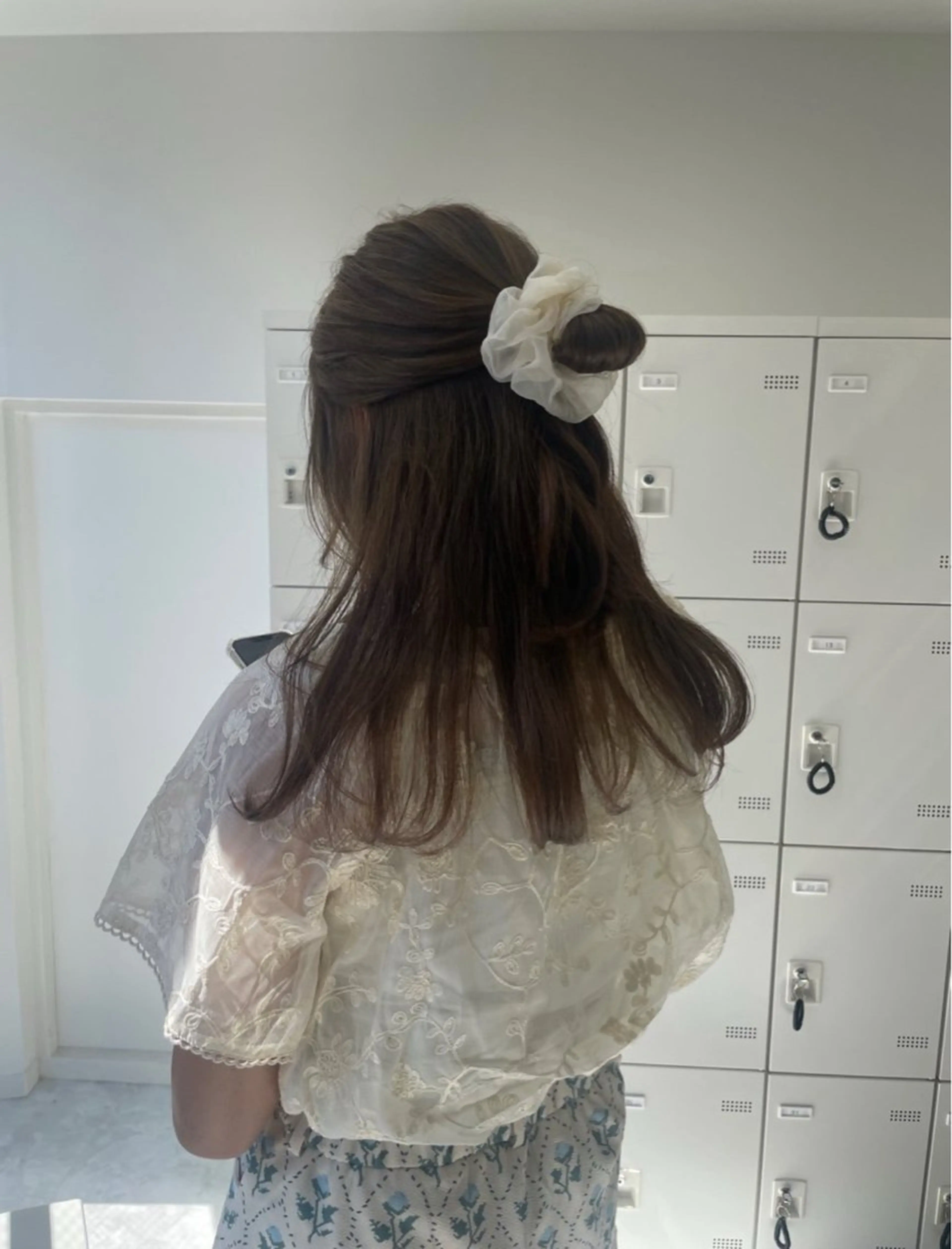 ロング ヘアカラー トリートメント ヘッドスパ ヘアセット 韓国ヘア/ブリーチ無 しWカラー/オリーブのヘアスタイル