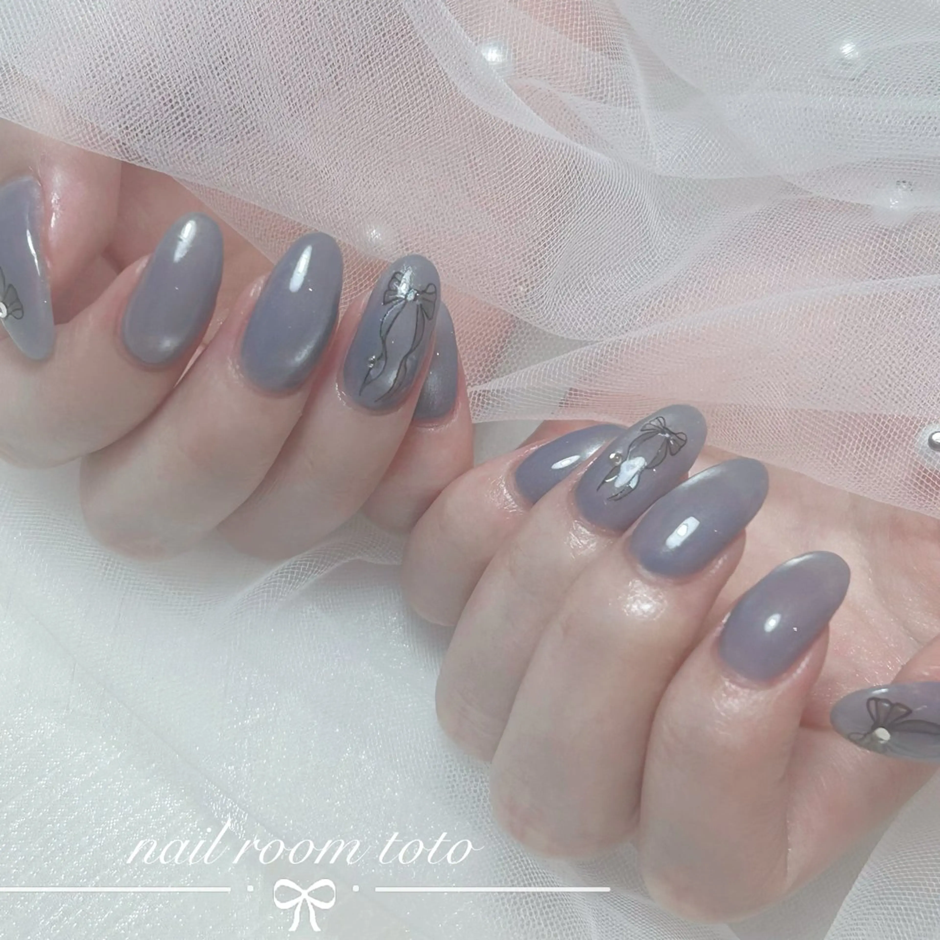 ネイル マグネットネイル リボン nail room totoのネイルデザイン