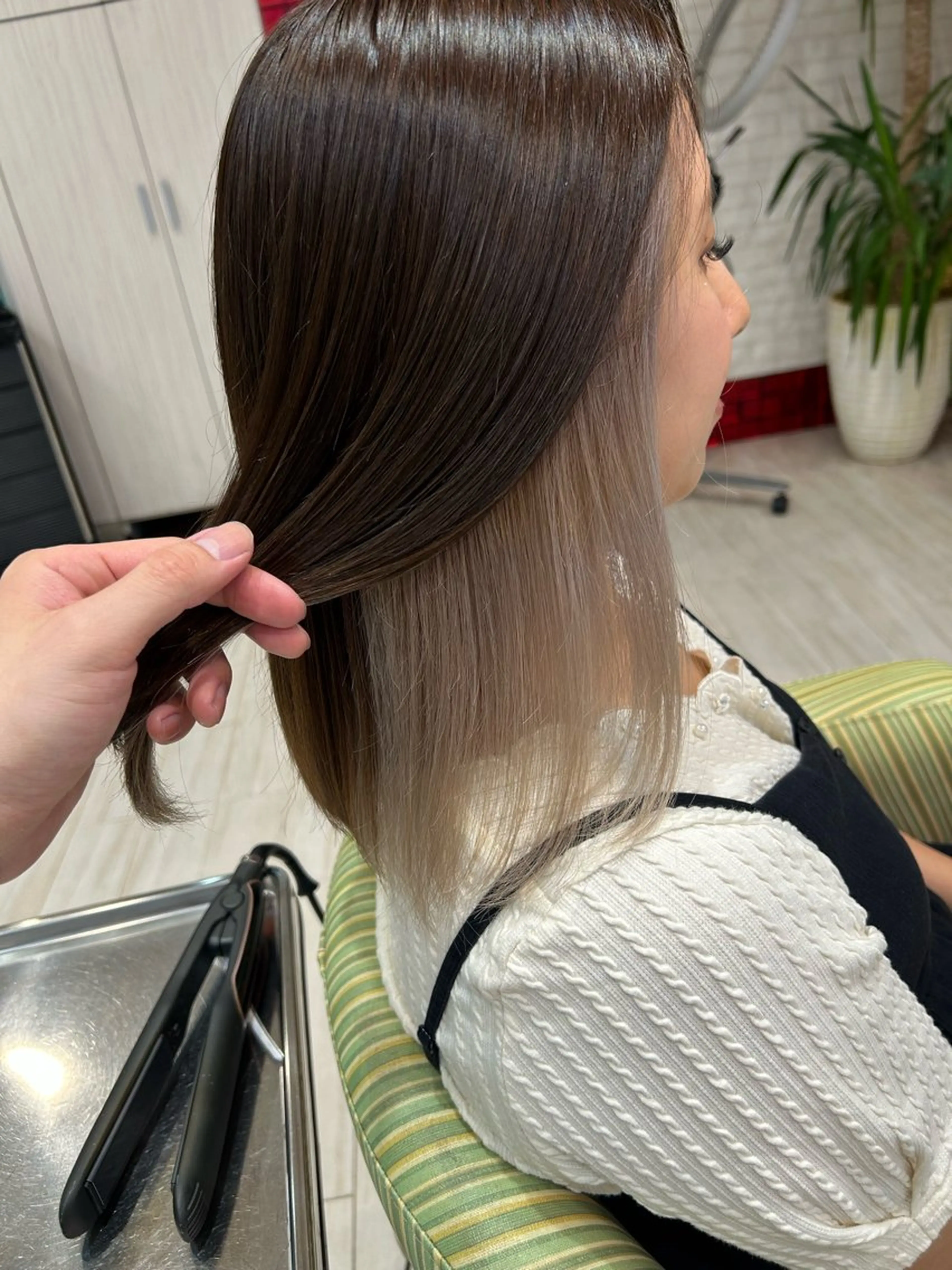 セミロング カット ヘアカラー 中川 拓弥のヘアスタイル