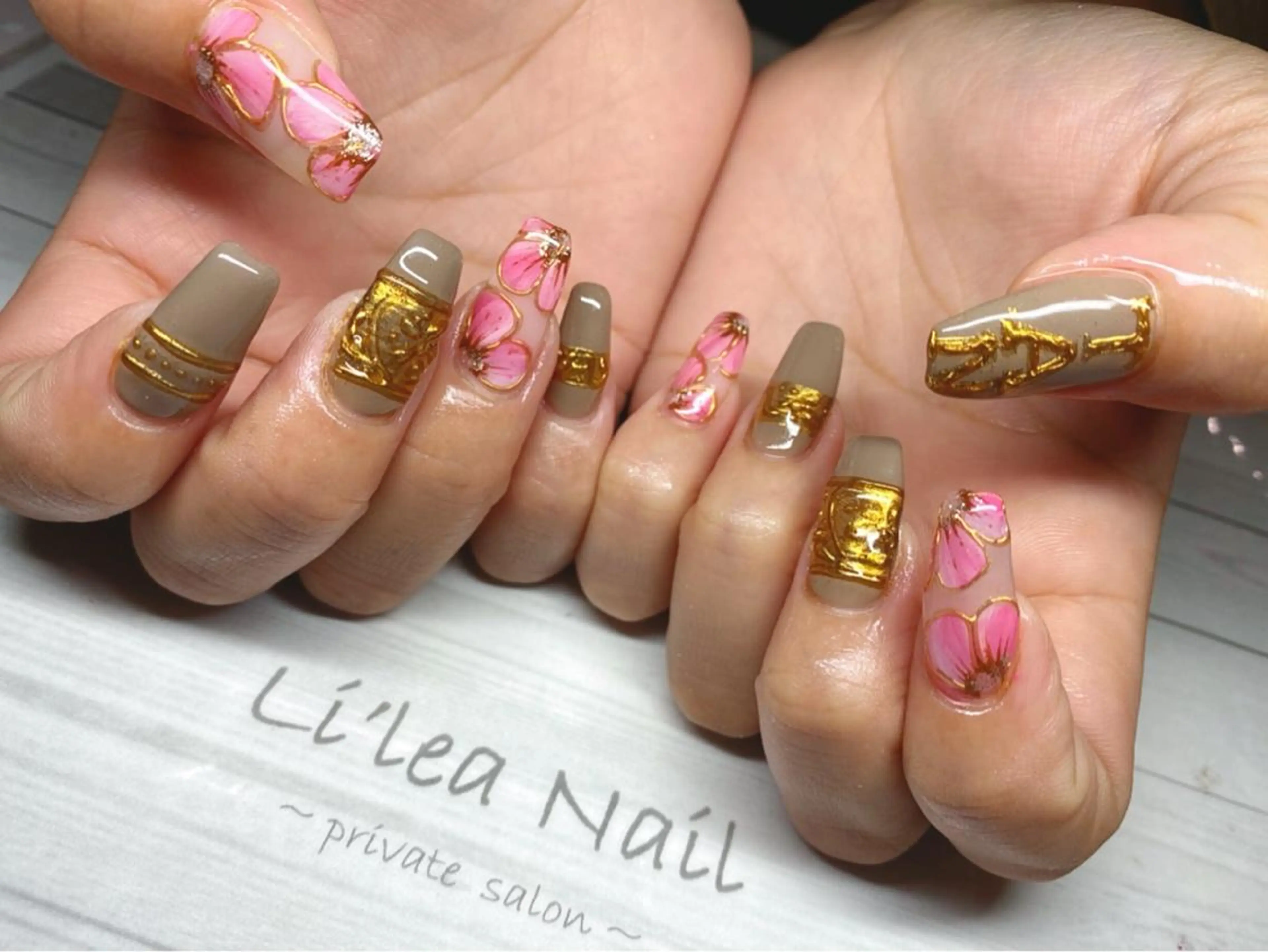 ネイル Li'leaNail AINAのネイルデザイン