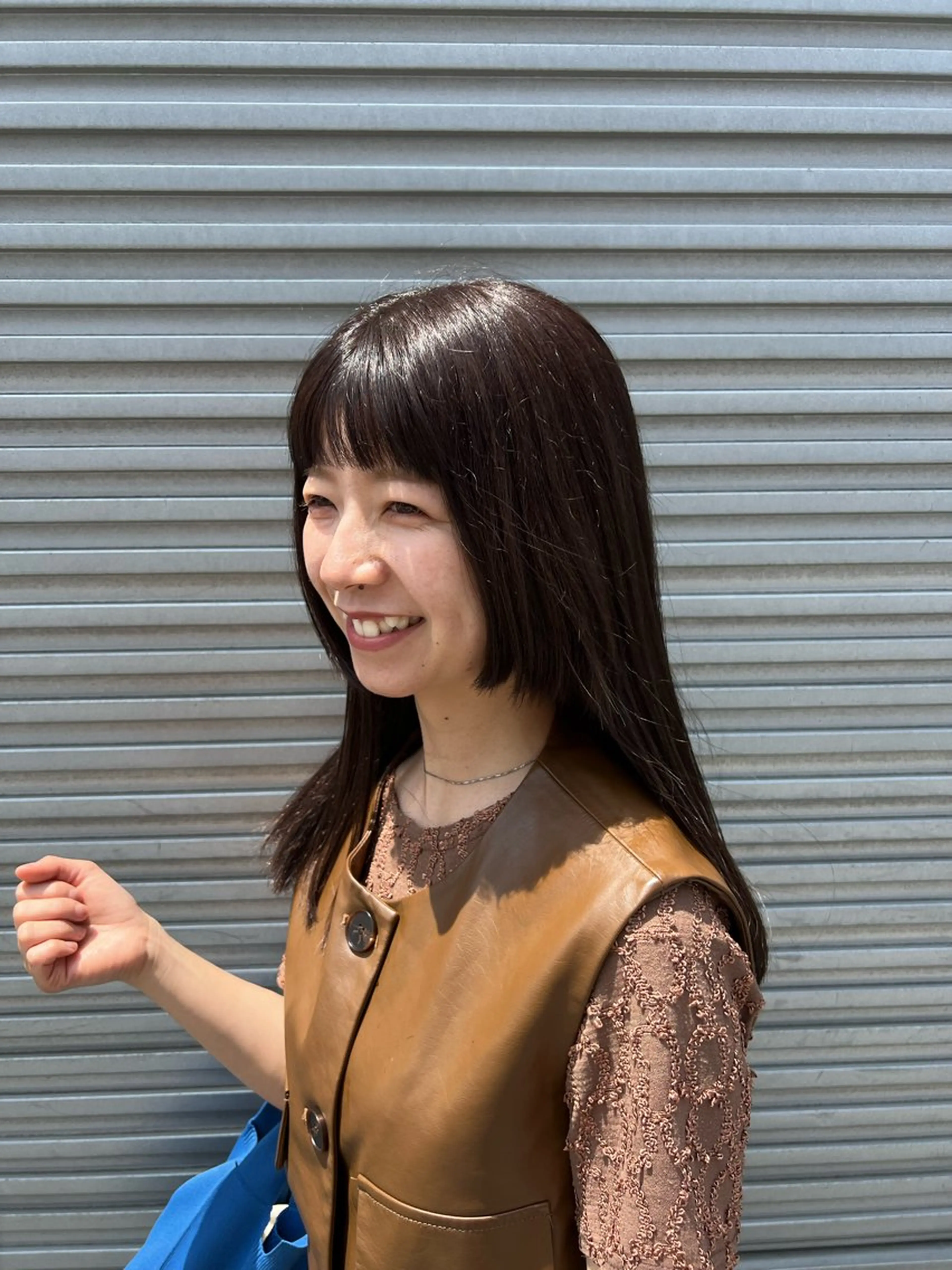 ロング カラー momb 折戸結菜のヘアスタイル