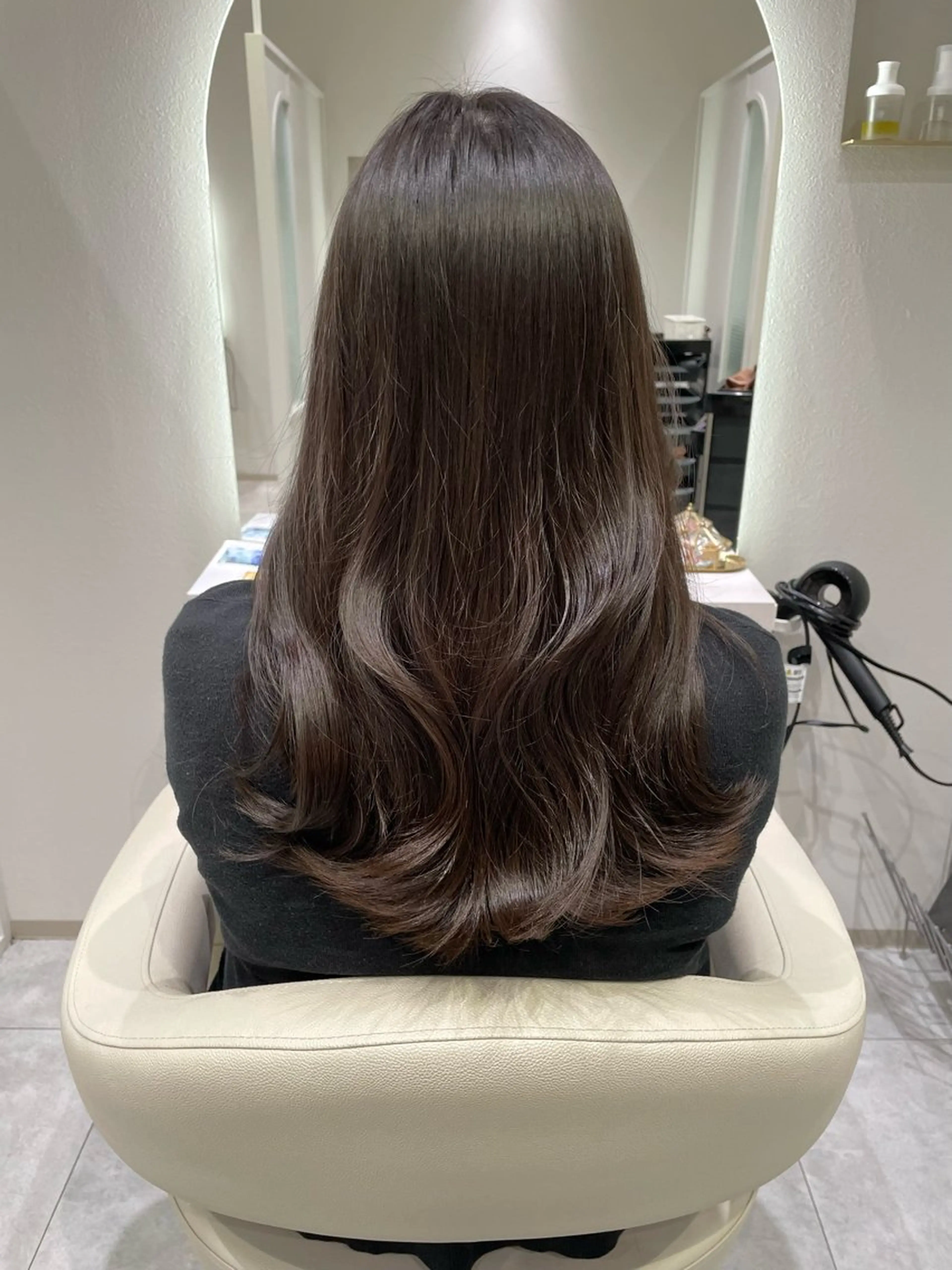 ロング カラー グレージュ オリーブグレージュ オリーブグレー カット ヘアカラー トリートメント 🌷tocca Mai🌷のヘアスタイル