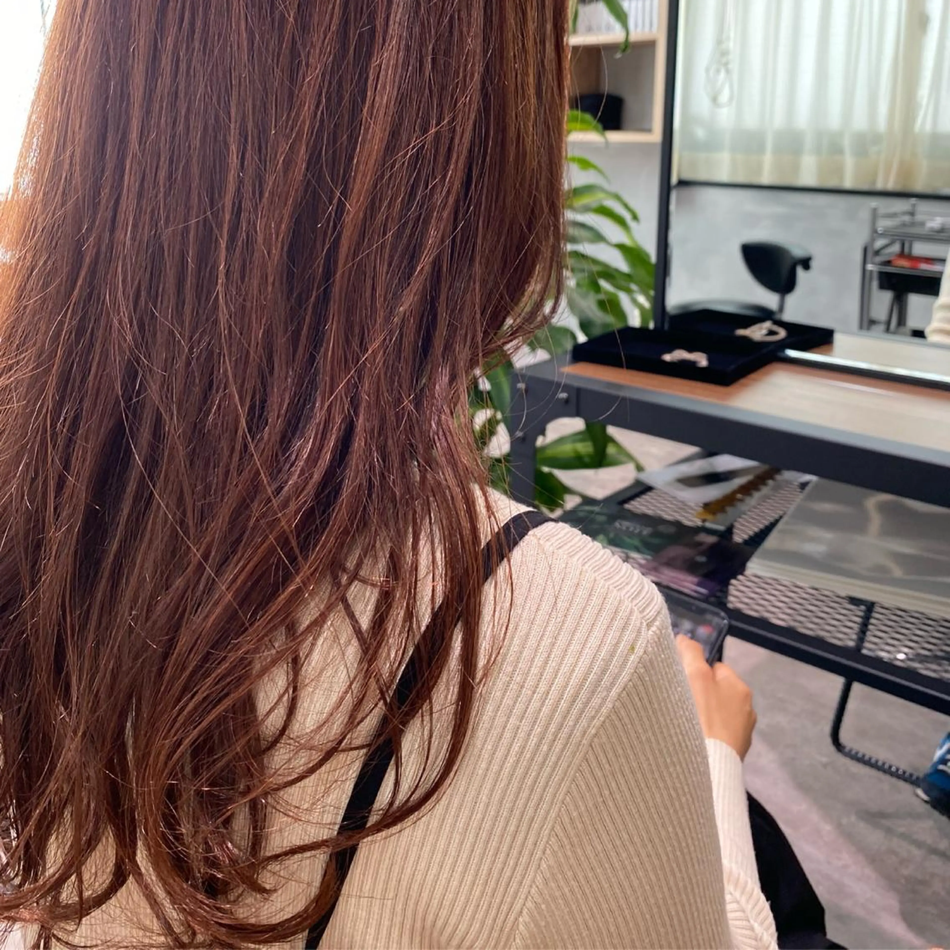 ロング ヘアカラー 大久保 優香のヘアスタイル