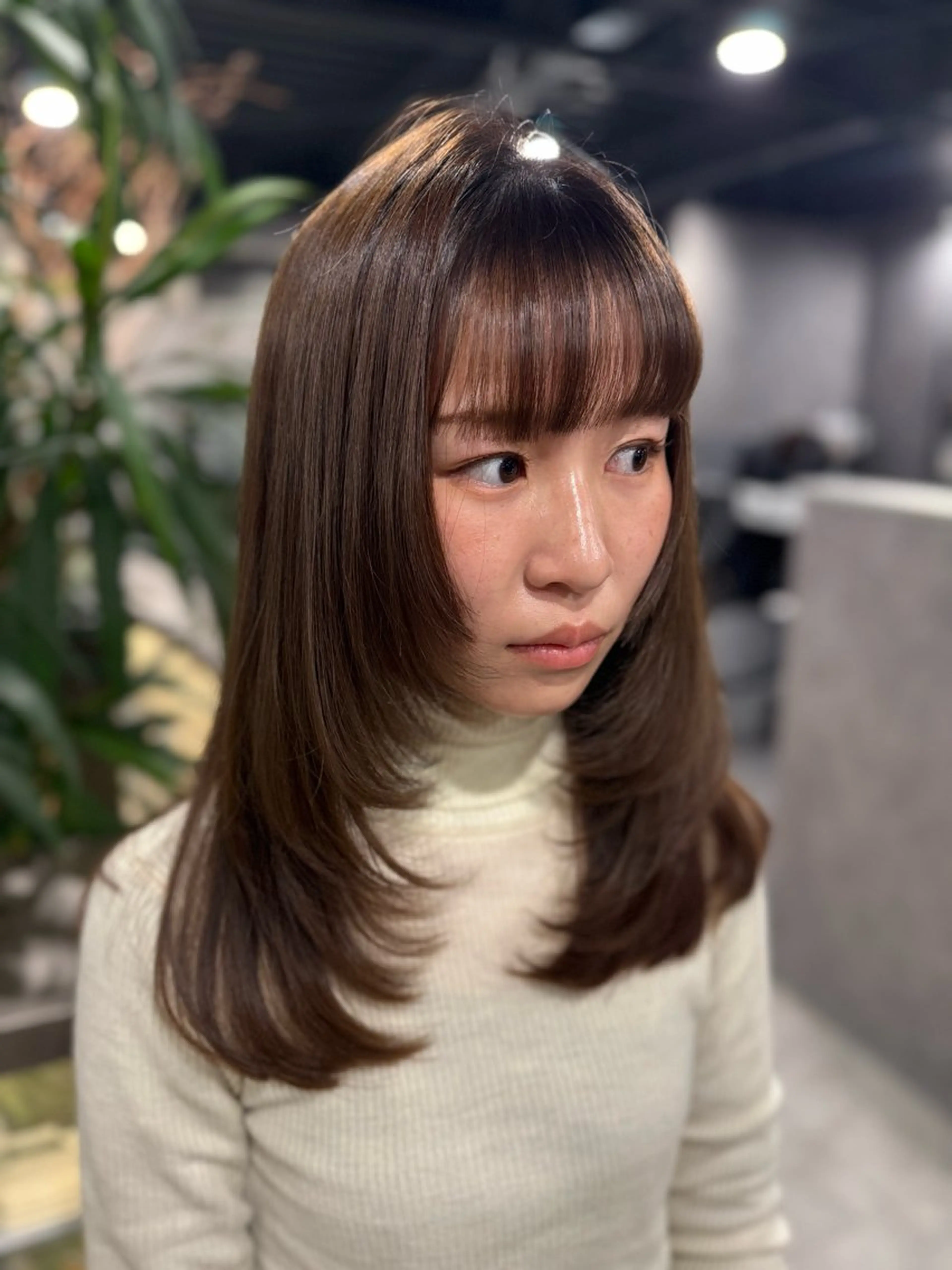 ロング カラー ブラウンカラー チョコレートブラウン 顔まわりレイヤー レイヤーカット ヘアカラー トリートメント ink Runaのマツエク・マツパデザイン