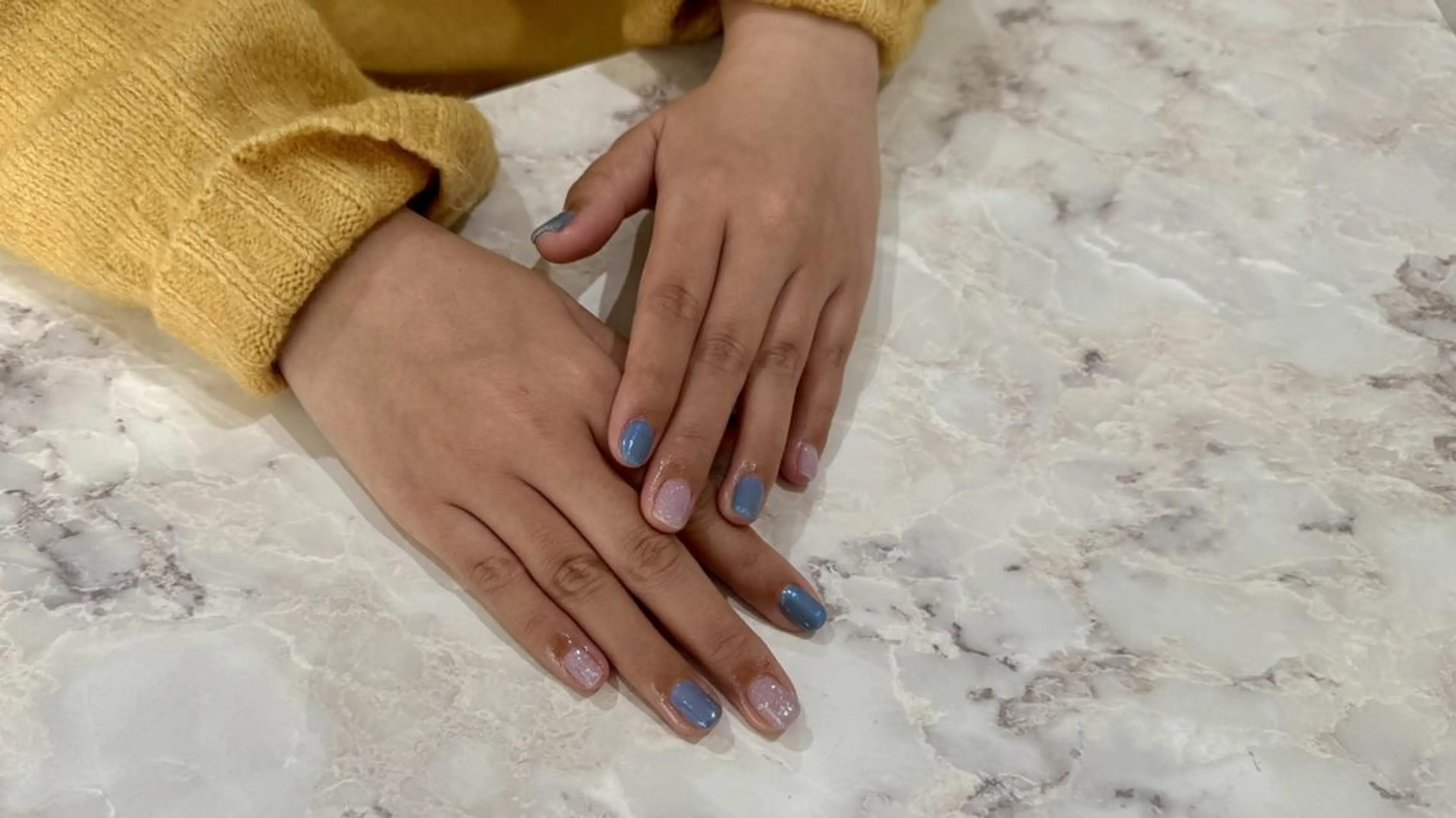 ネイル オーロラネイル ブルー ハンドネイル Nail Salon Lindaのネイルデザイン