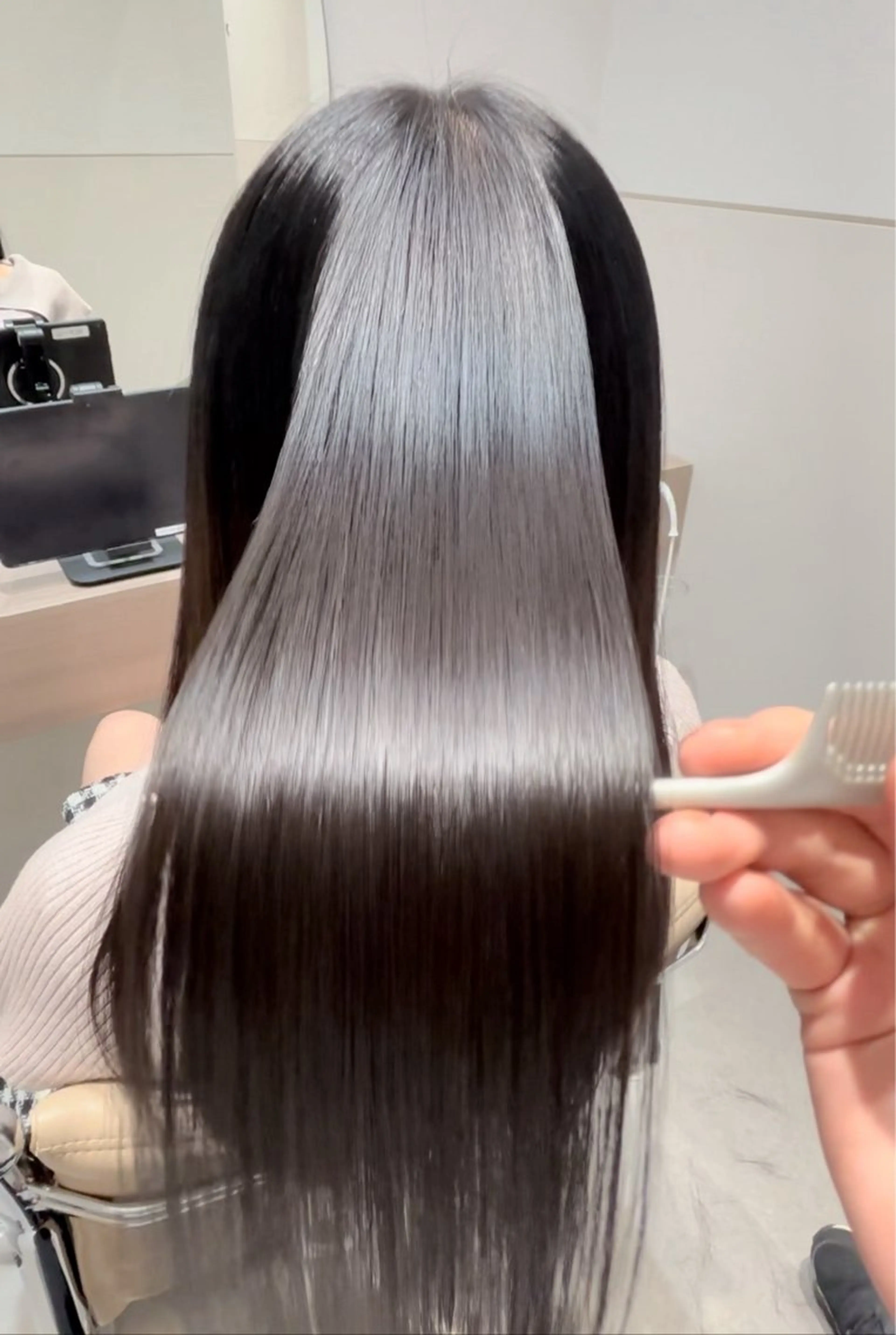 セミロング パーマ 髪質改善 トリートメント カット 縮毛矯正 トリートメント 🍀本格ヘッドスパ 👑髪質改善🍀英司のヘアスタイル