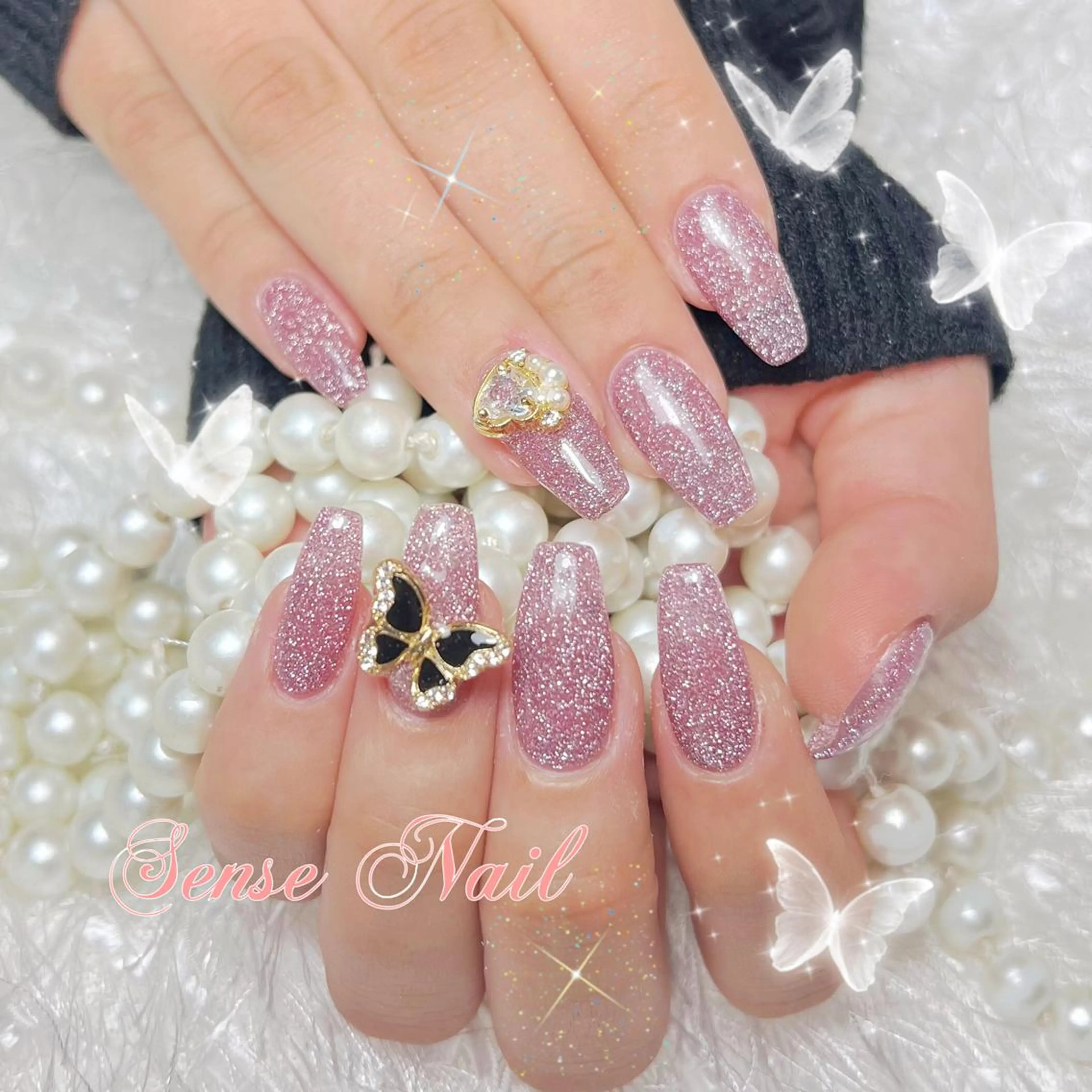 ネイル Queening 🦋のネイルデザイン