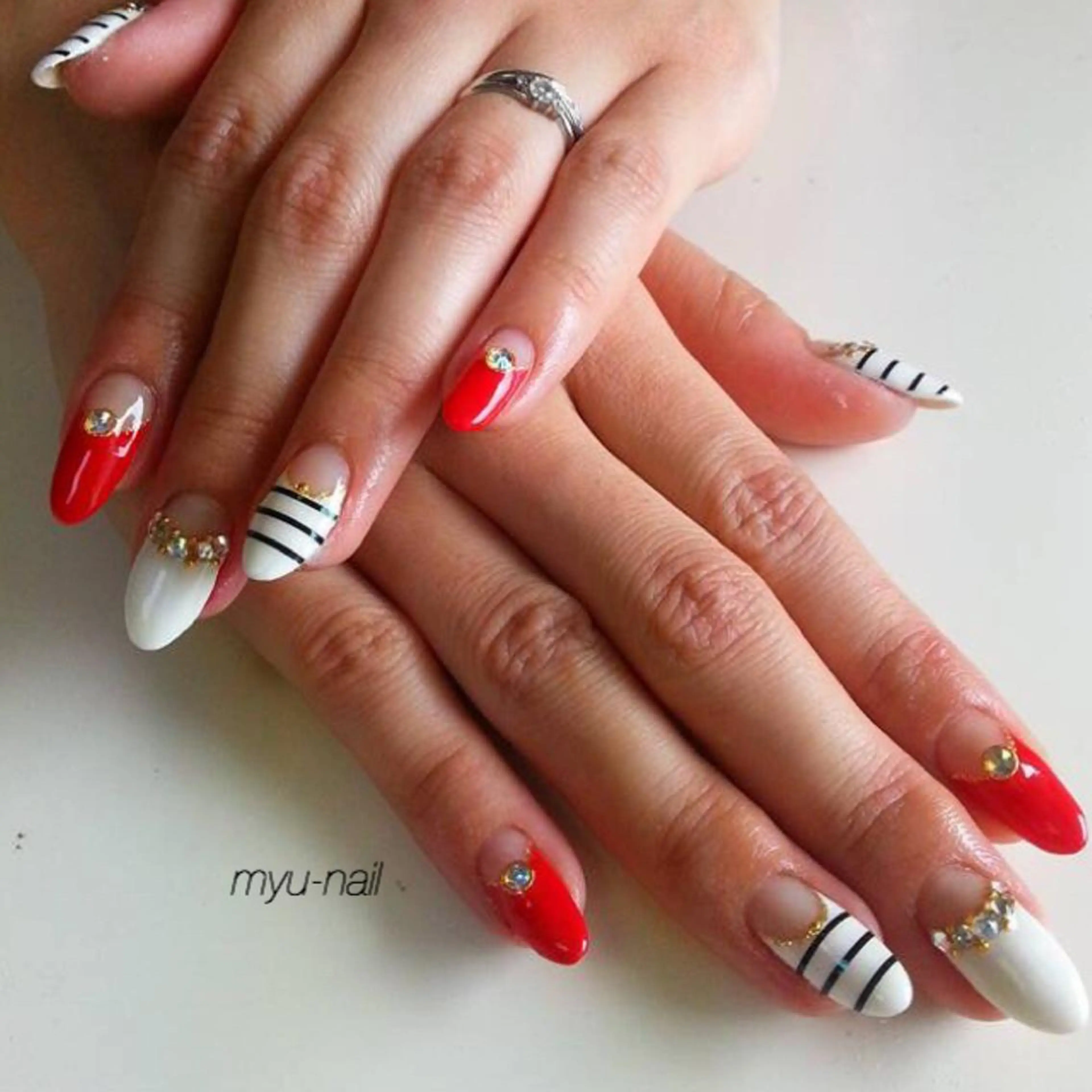 ネイル ボーダー フレンチネイル 逆フレンチ シンプルネイル ホームサロン myu-nailのネイルデザイン