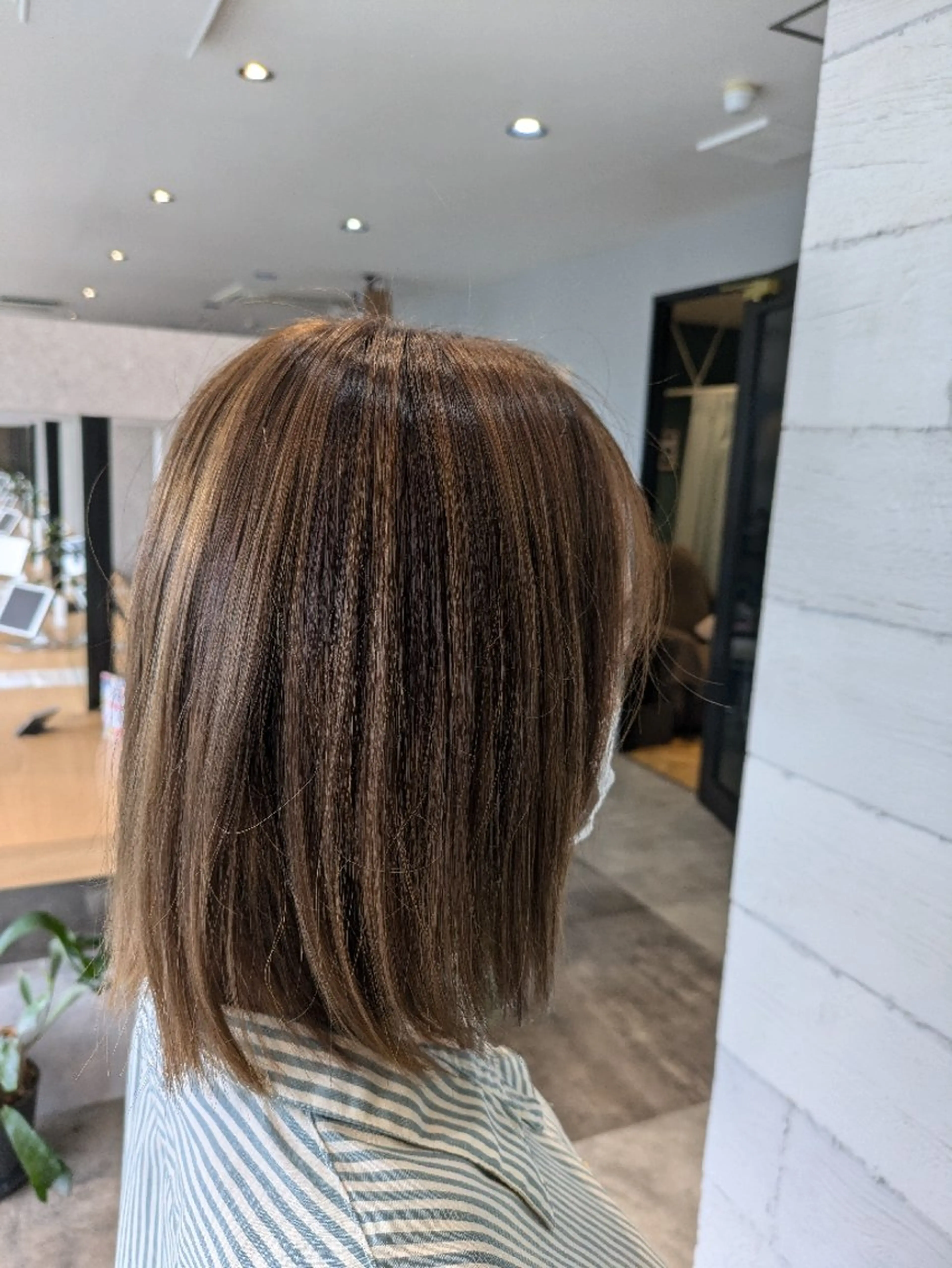 カラー ミディアム バレイヤージュ ブリーチ ブラウンカラー 透明感カラー レイヤーカット 山田 愛/川中島/縮毛矯正のヘアスタイル