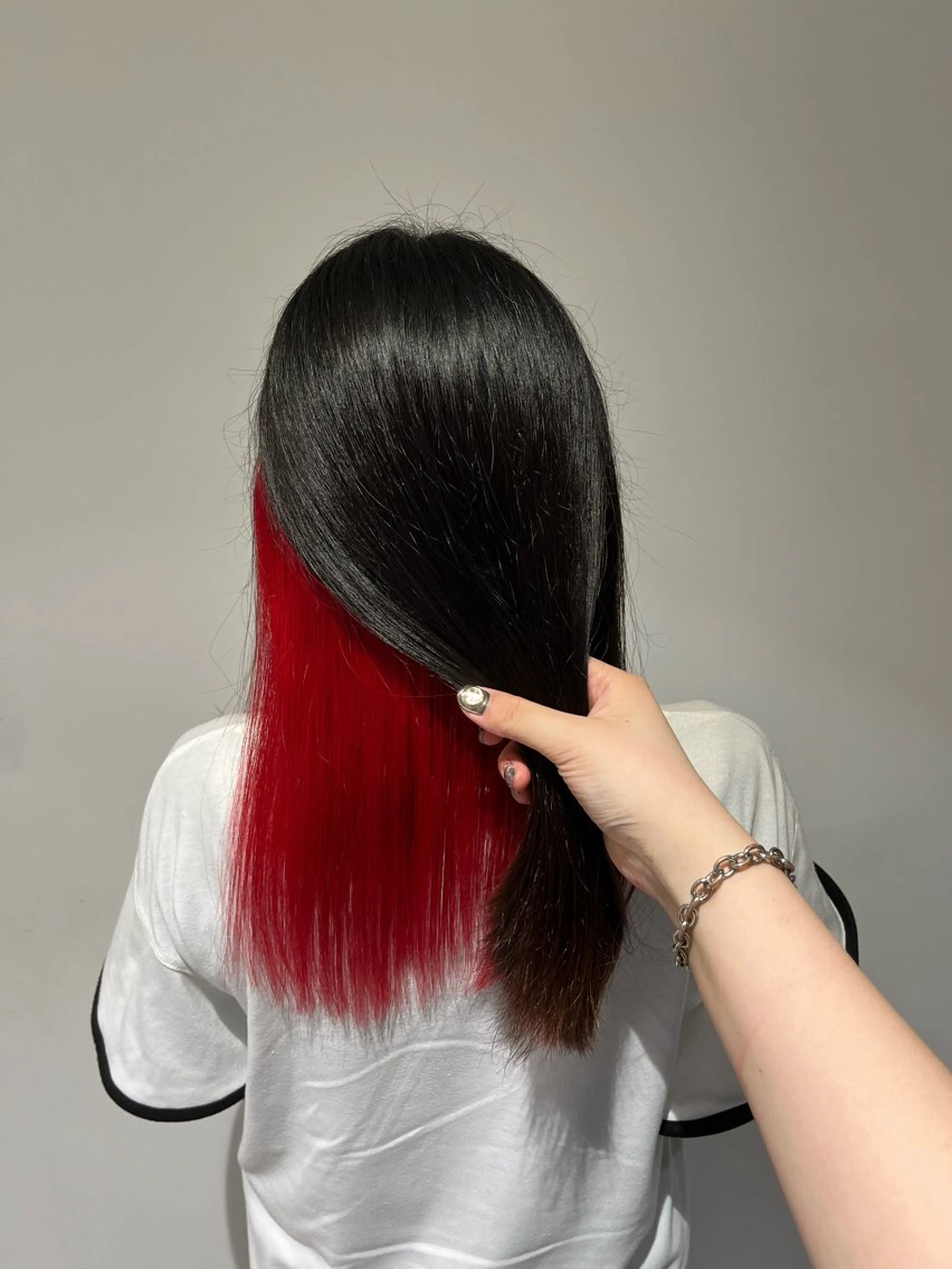 ロング カラー 黒髪 インナーカラー YURA【髪質改善 /韓国レイヤー】のヘアスタイル