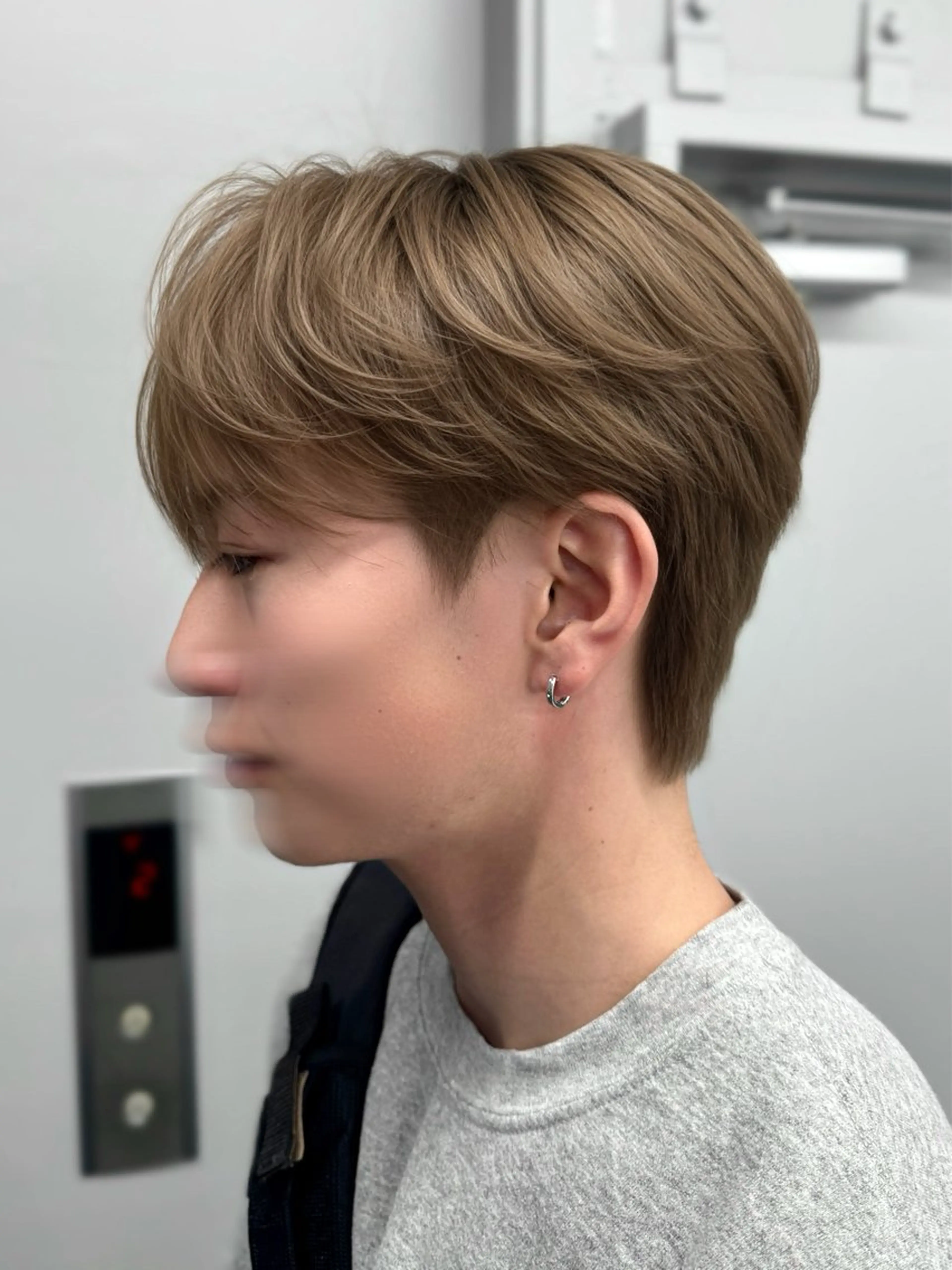 カラー メンズ メンズブリーチ センターパート ダウンパーマ カルマパーマ メンズ韓国風 Ayuki /福岡/メンズカットのヘアスタイル