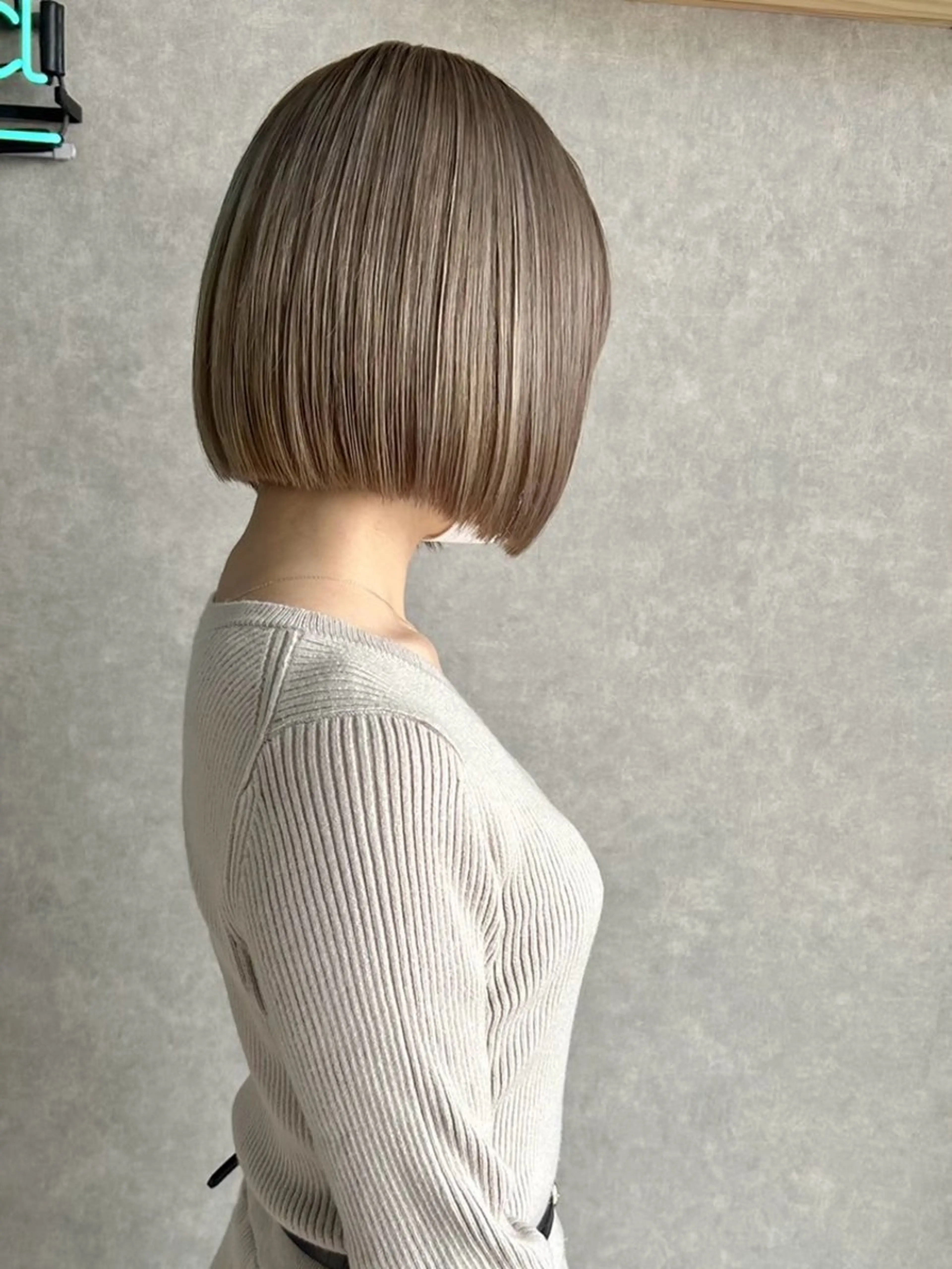 ショート カラー グレージュ ミルクティーグレージュ ヘアカラー 艶カラー YOSHIMURAのヘアスタイル